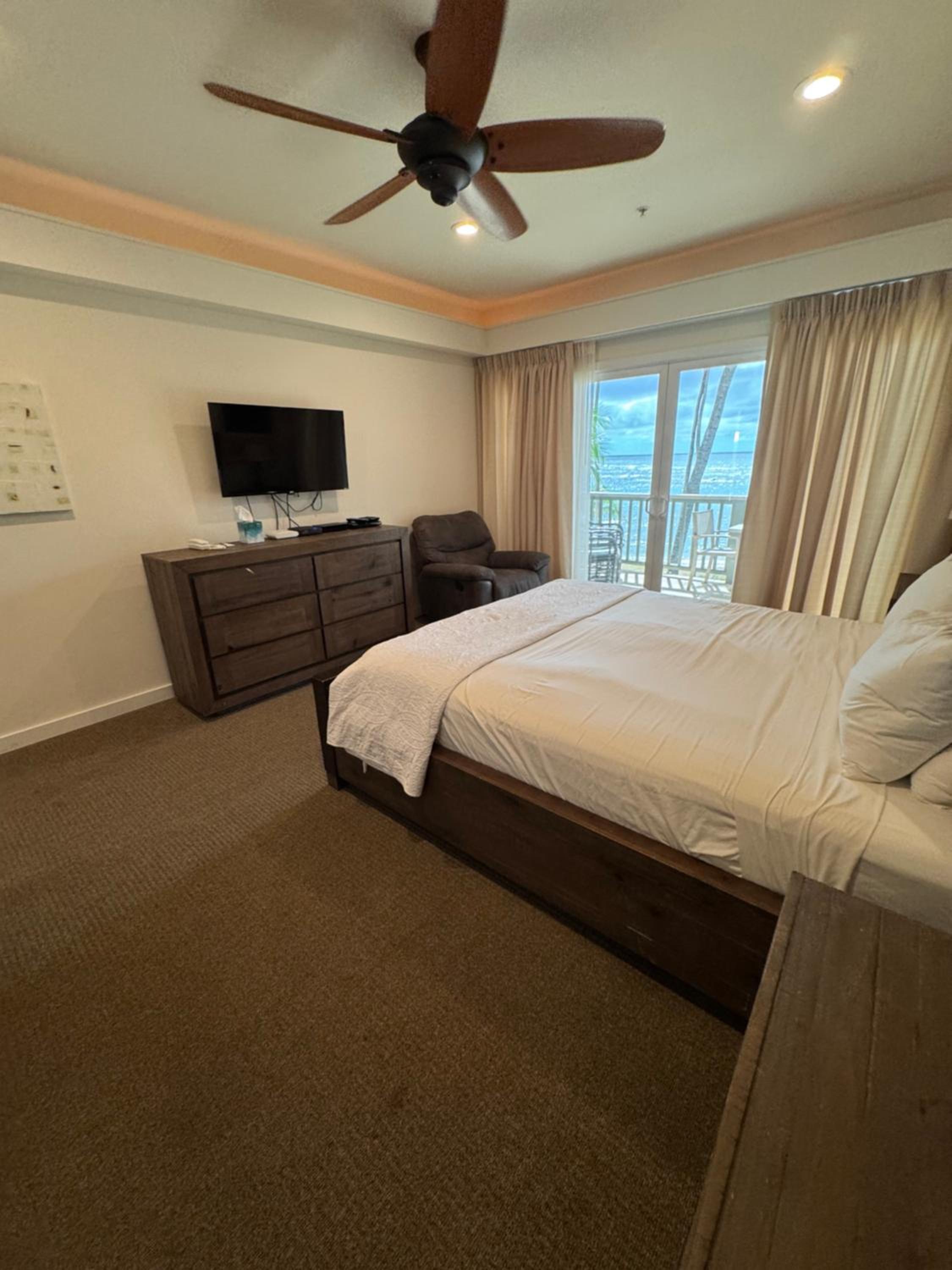 King Room with Sea View - Photo 10