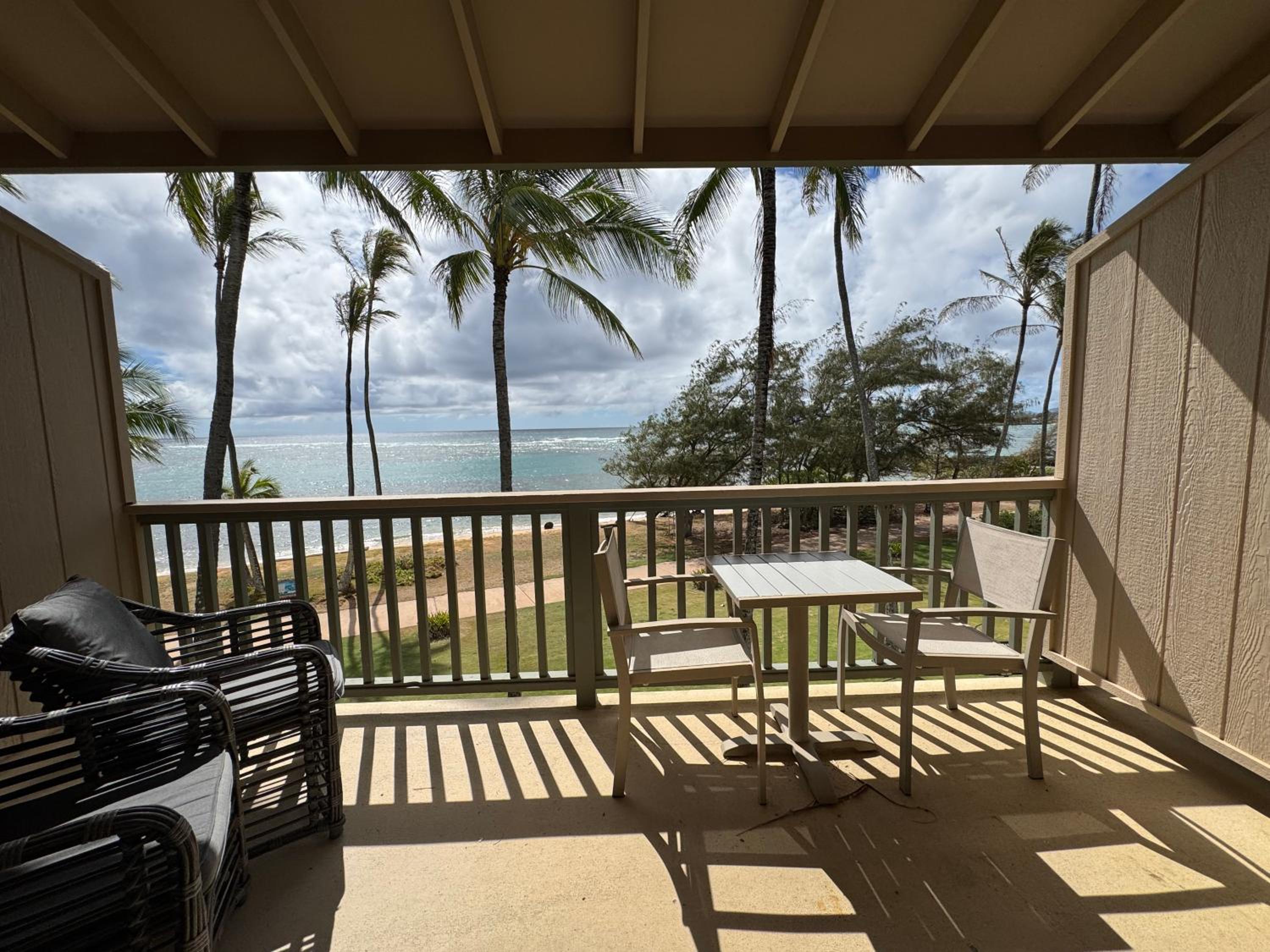 King Room with Sea View - Photo 11