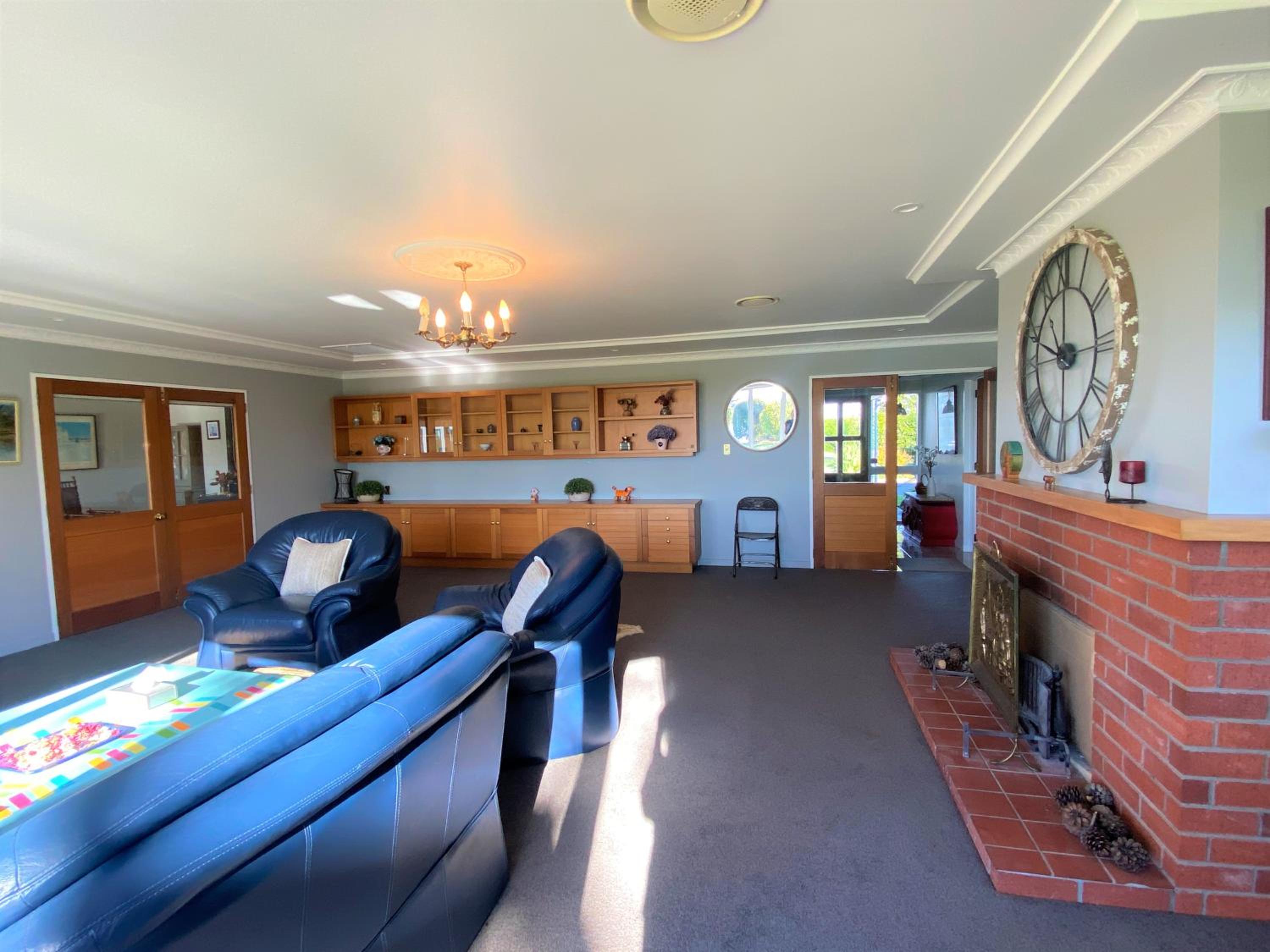 Apartment with Lake View - Photo 32