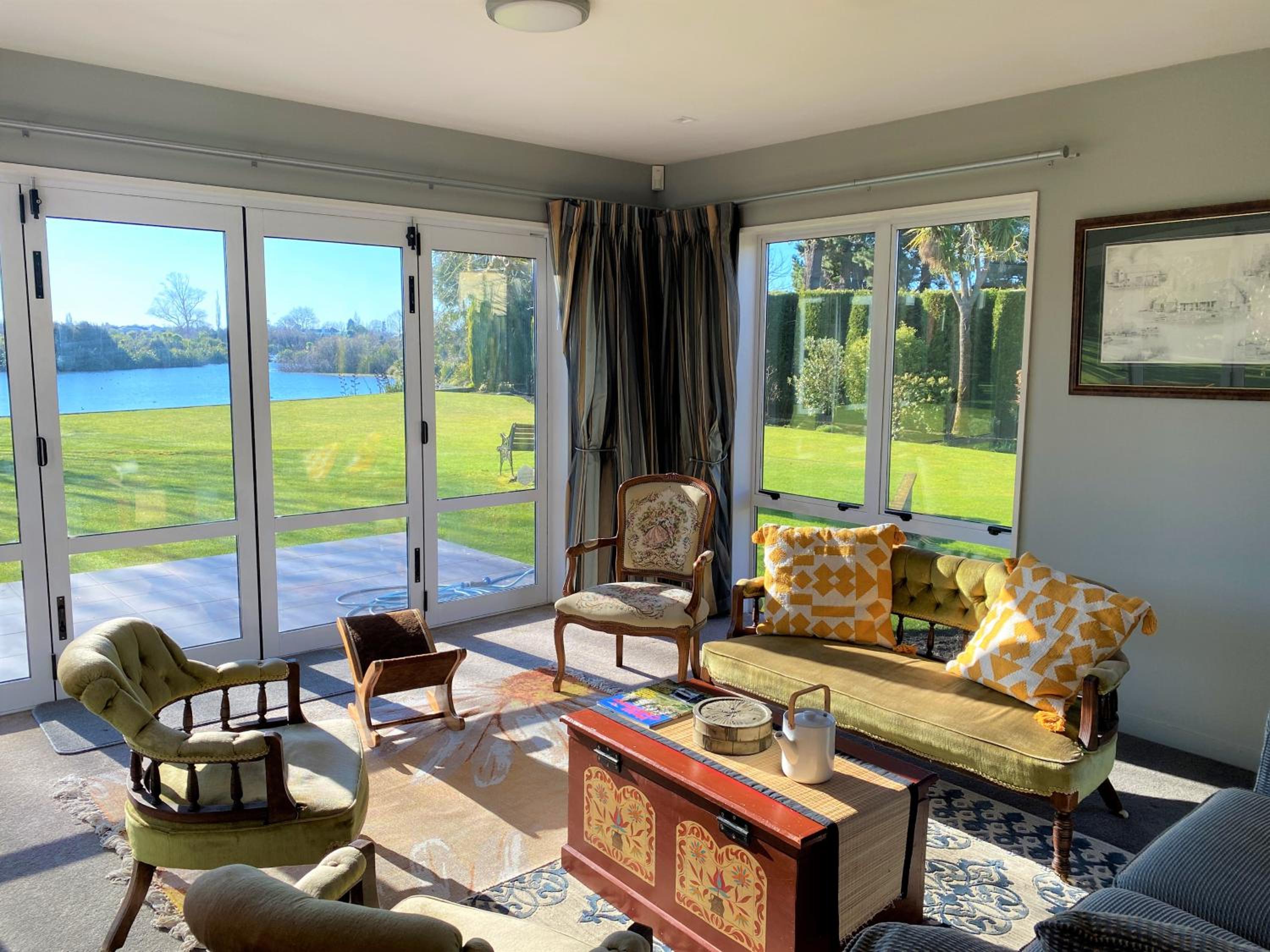 Apartment with Lake View - Photo 28