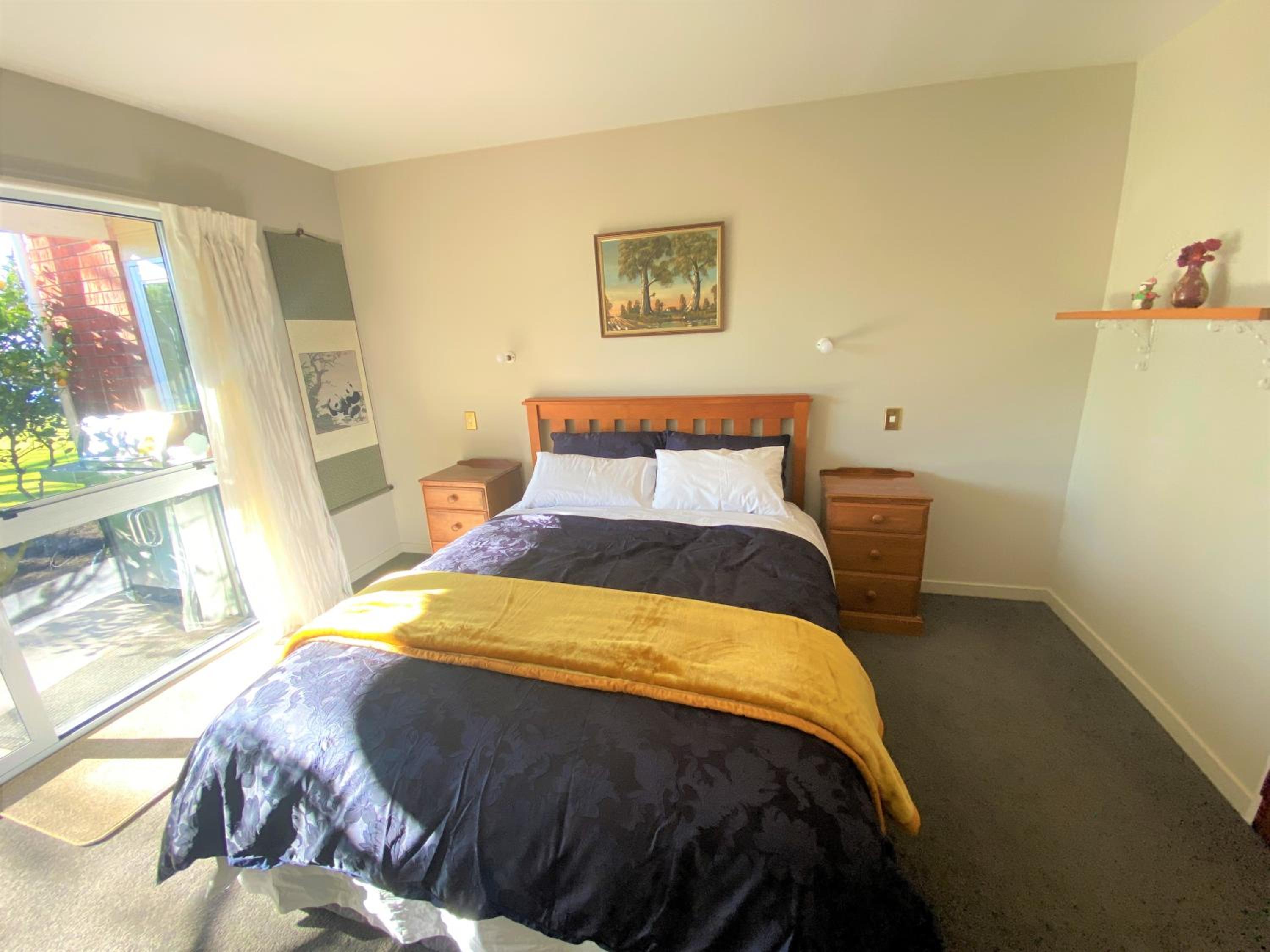 Apartment with Lake View - Photo 18
