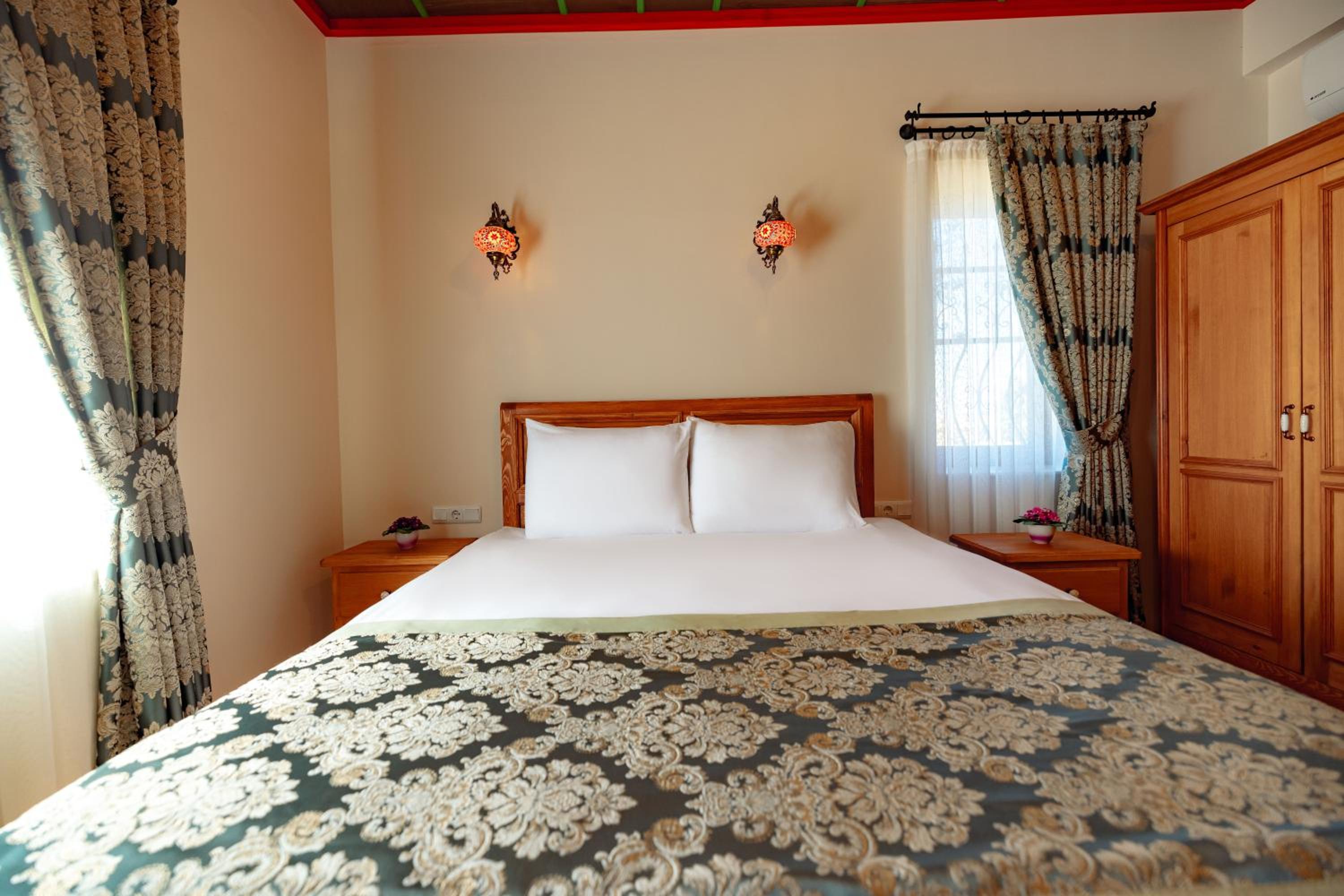 Standard Double Room - Photo 22