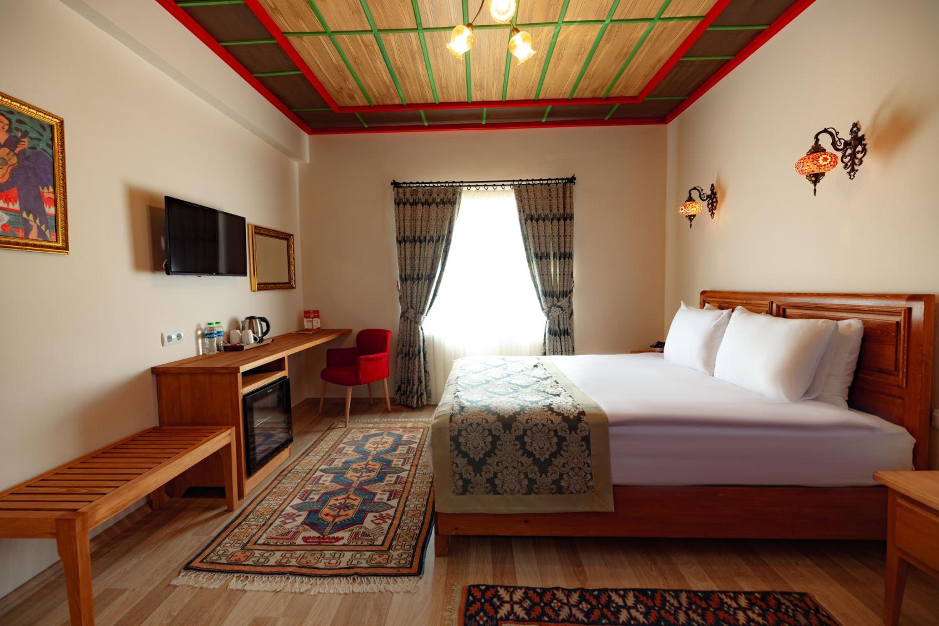 Standard Double Room - Photo 21
