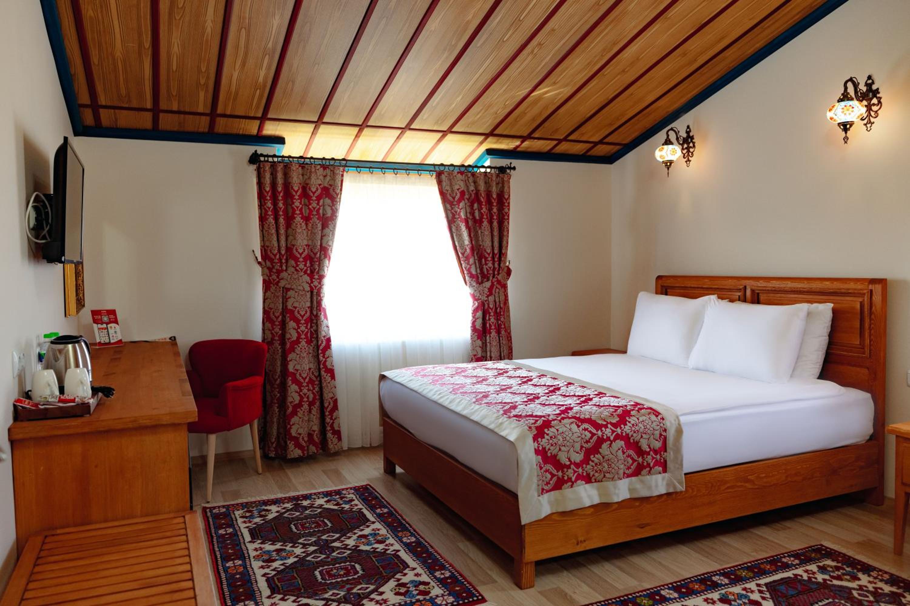 Standard Double Room - Photo 20