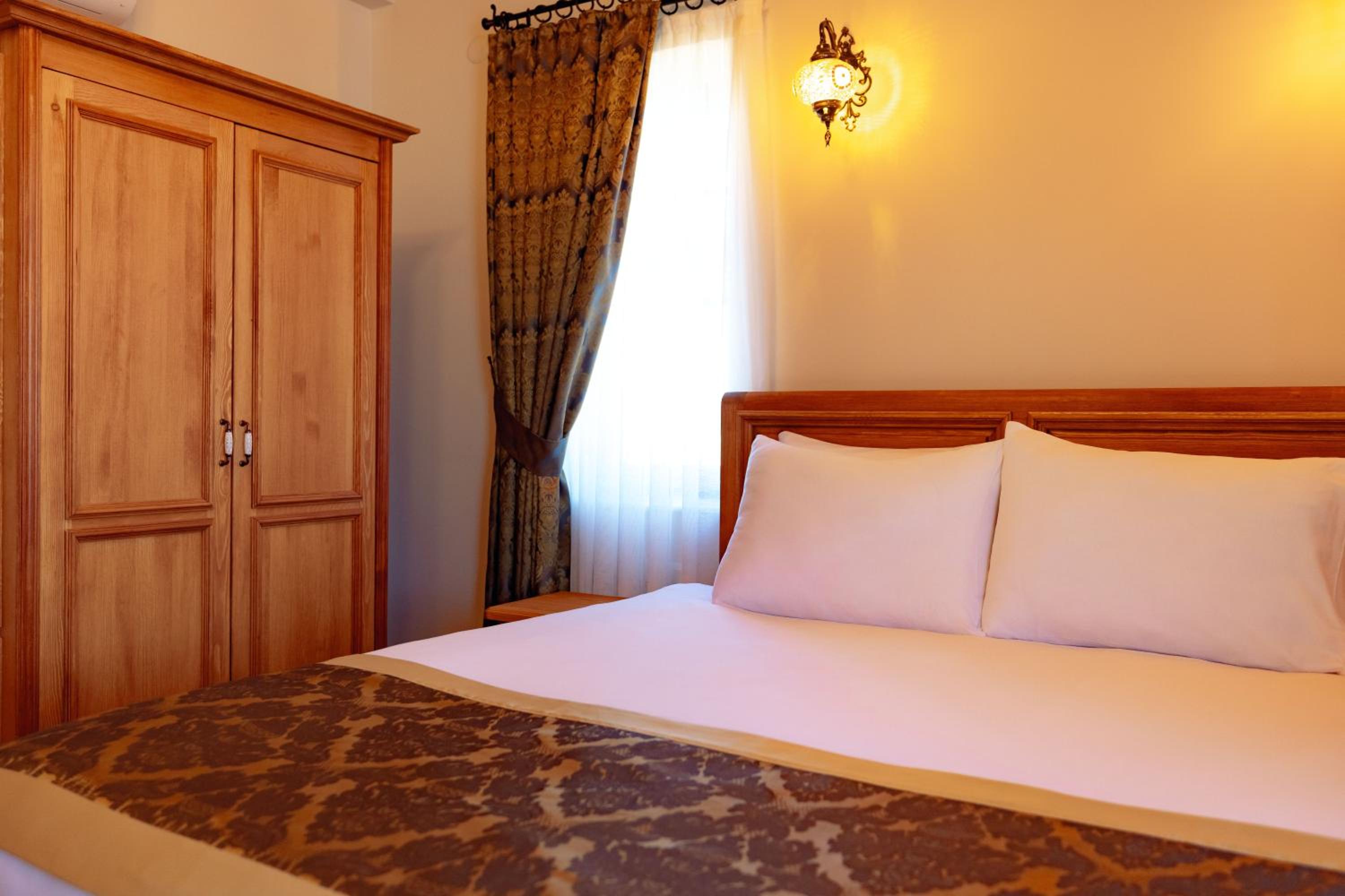 Standard Double Room - Photo 14