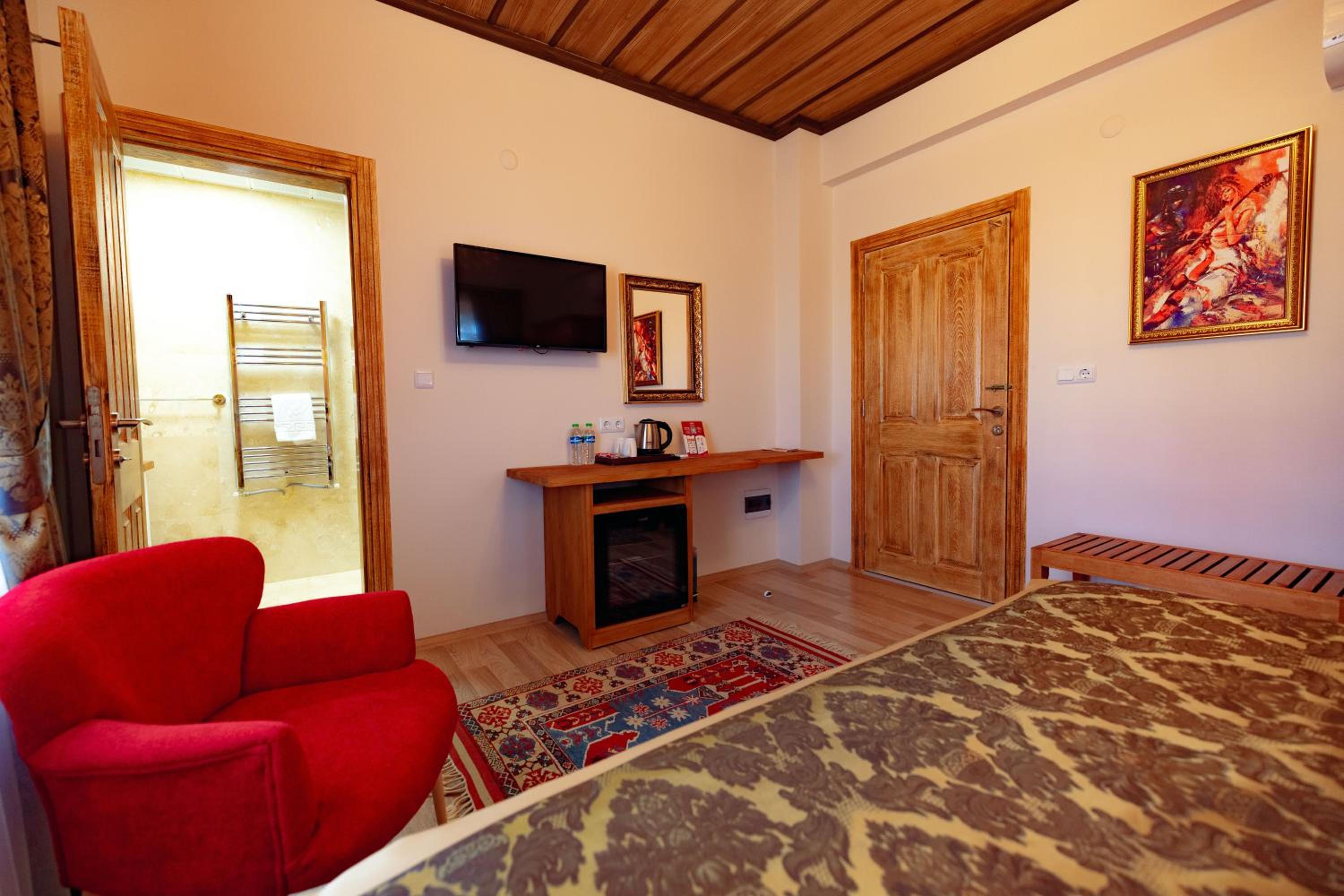 Standard Double Room - Photo 5