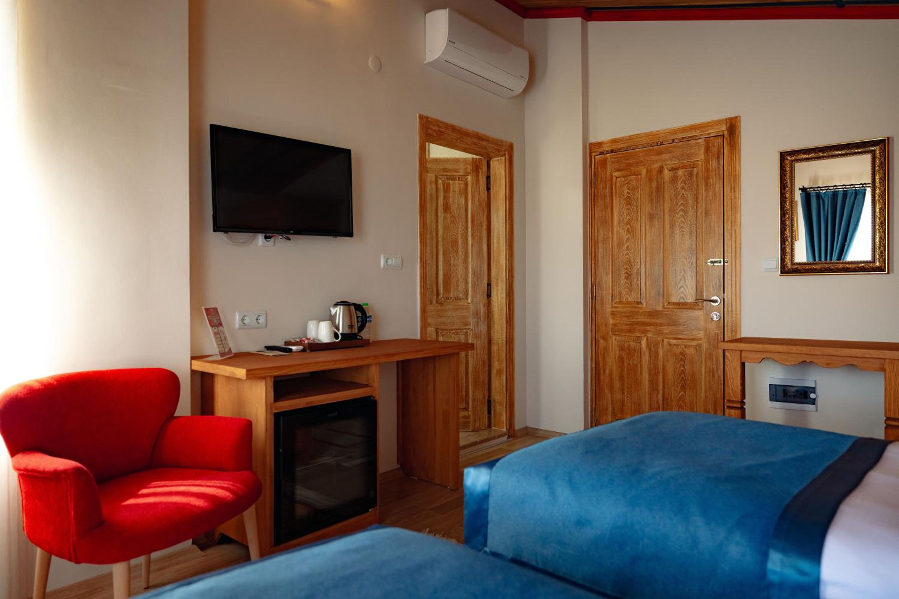 Deluxe Room - Photo 4