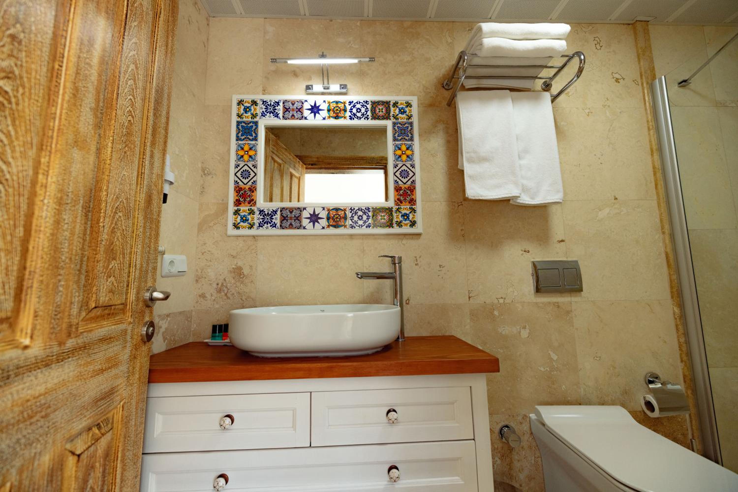 Deluxe Queen Room photo 3