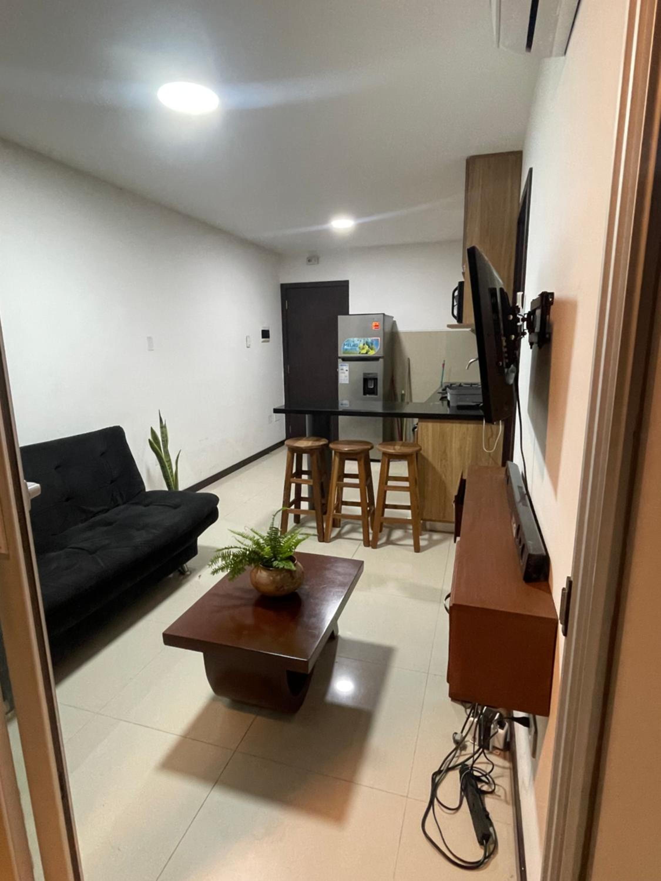 One-Bedroom Apartment photo 1