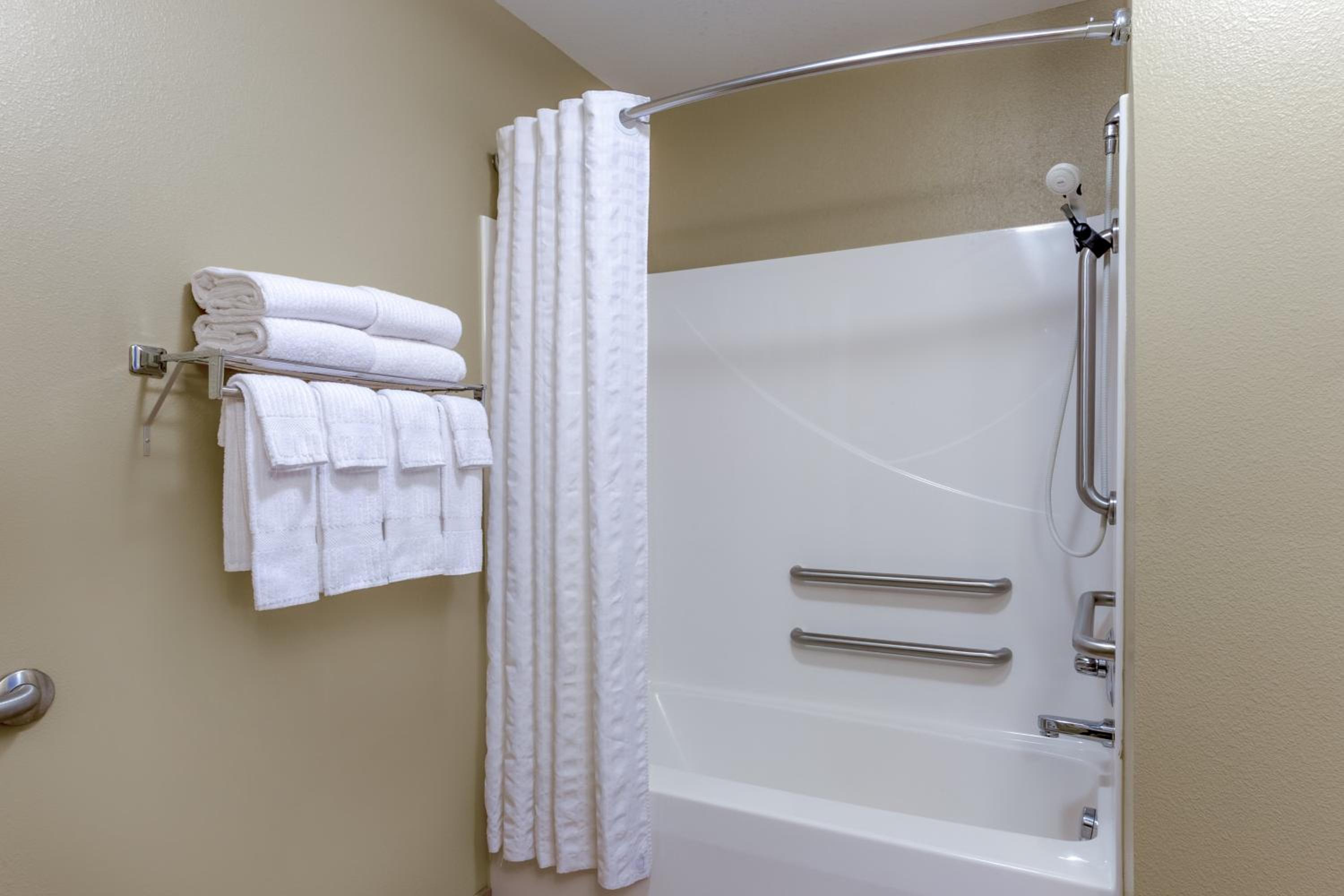 Suite with Two Double Beds - Hearing Accessible - Photo 4