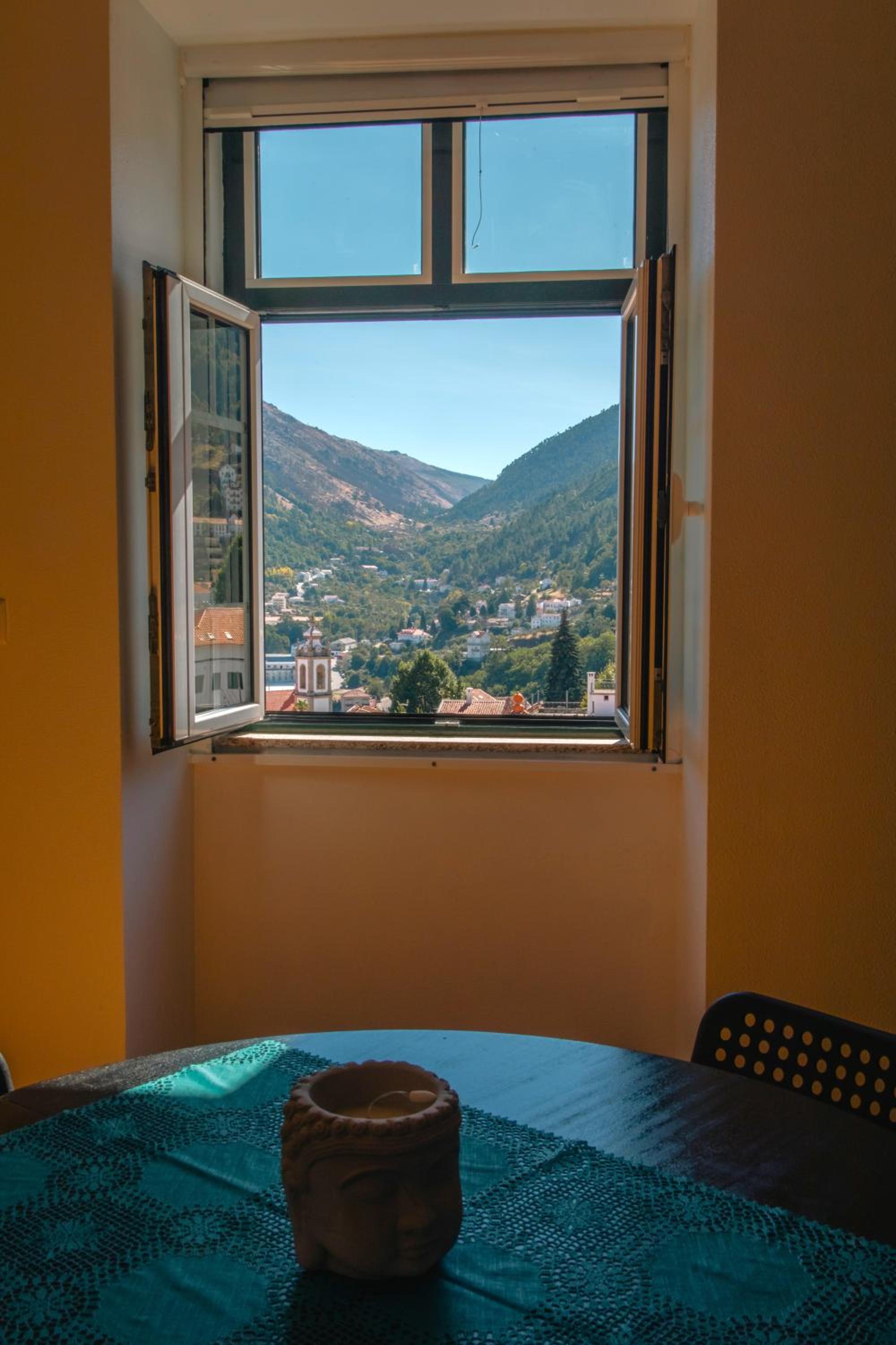 Apartment with Terrace - Photo 7