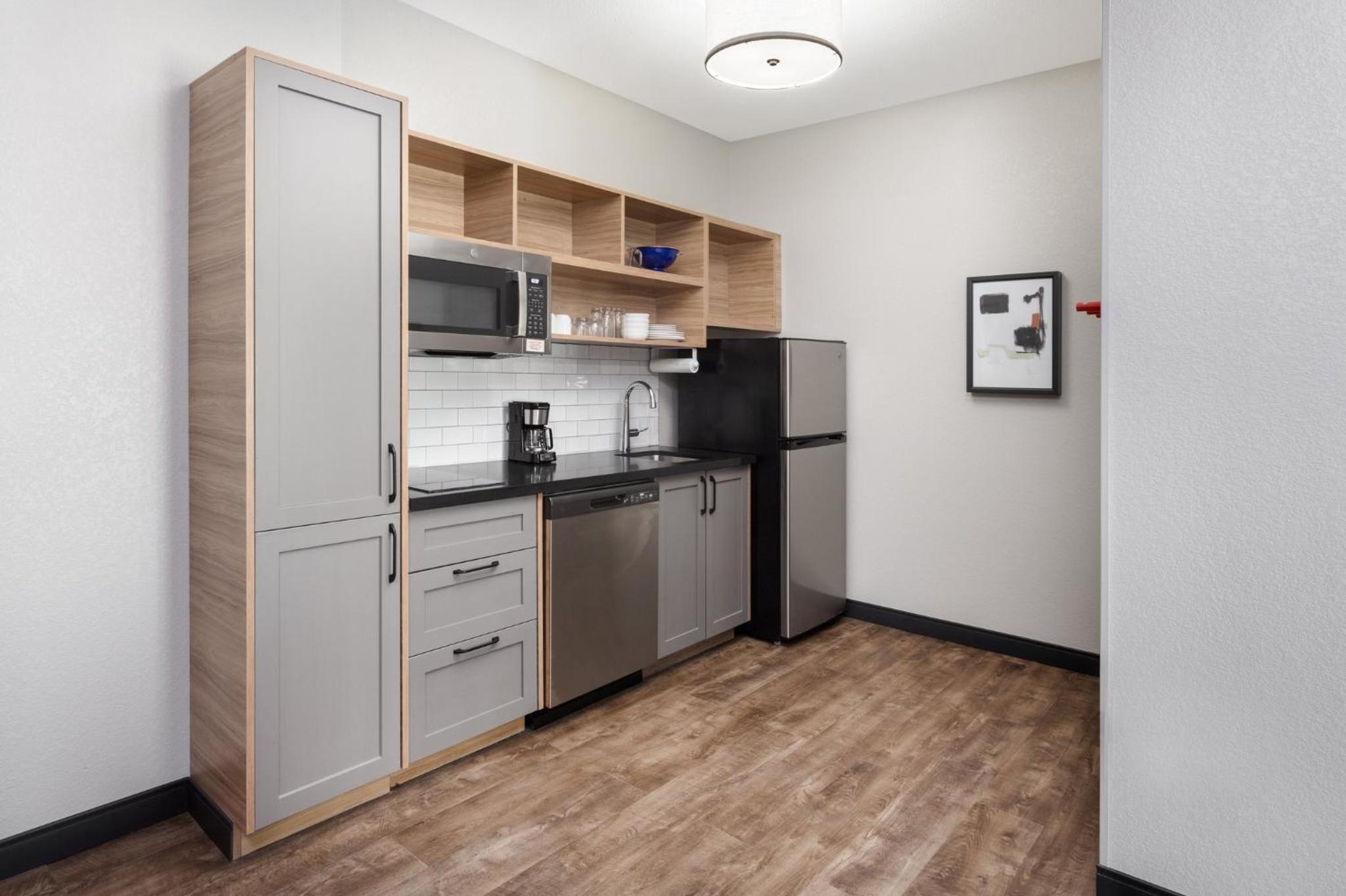 King Studio Suite - Photo 10