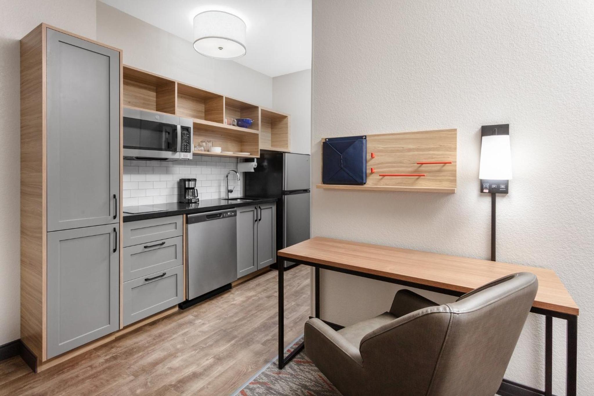 King Studio Suite - Photo 12
