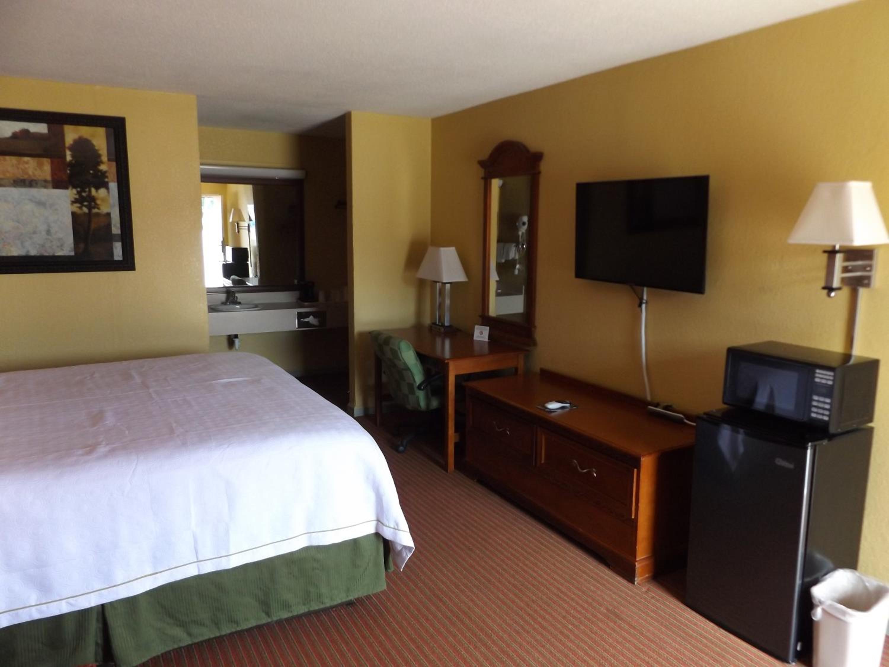 Deluxe King Room photo 2