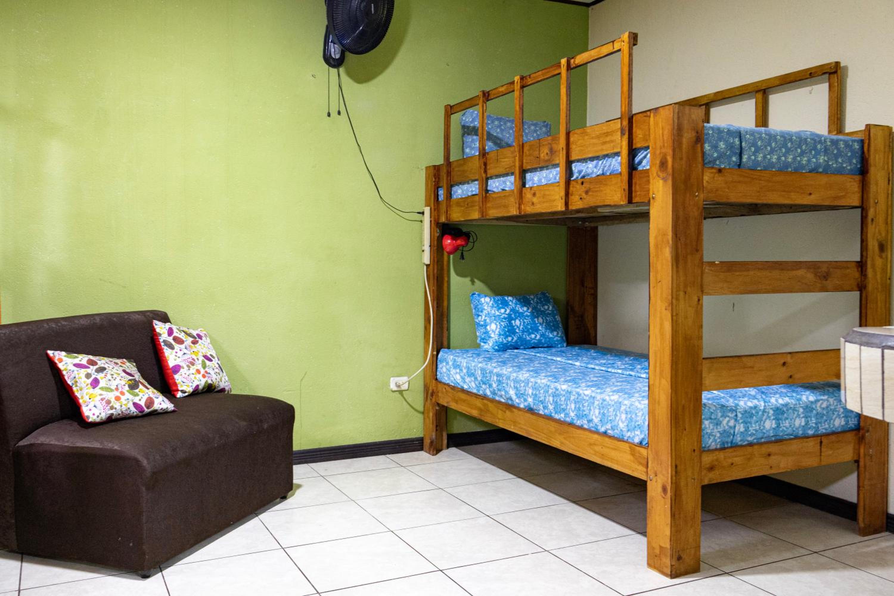 Expandable room photo 1