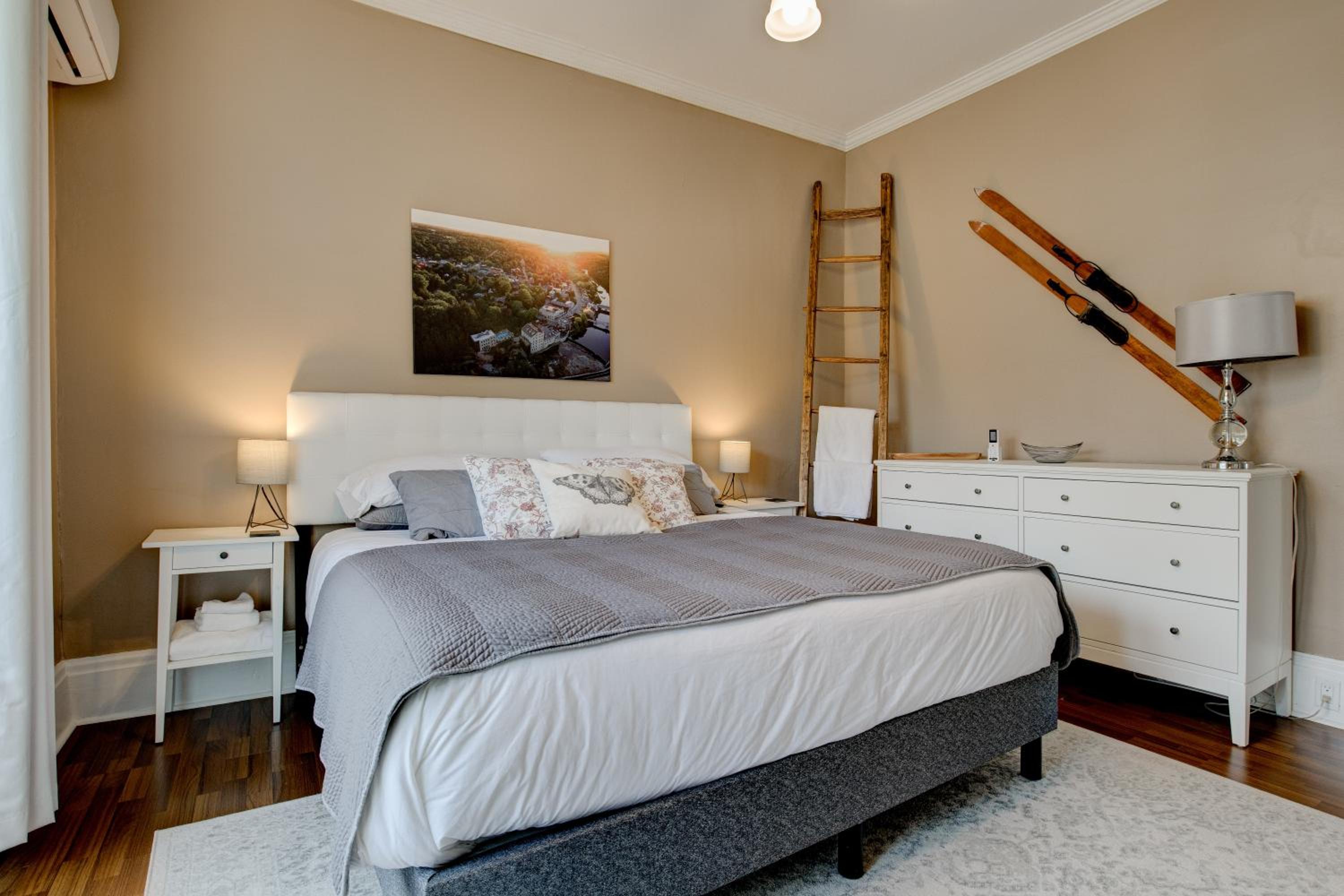 Four-Bedroom House photo 1