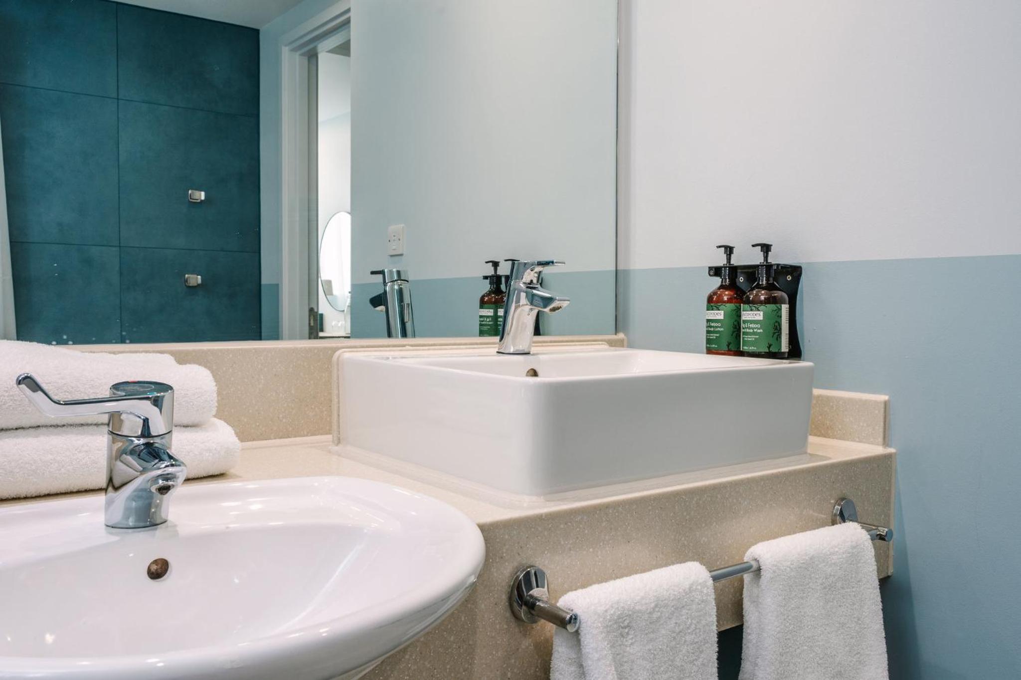 Standard Double Room - Disability Access - Photo 2