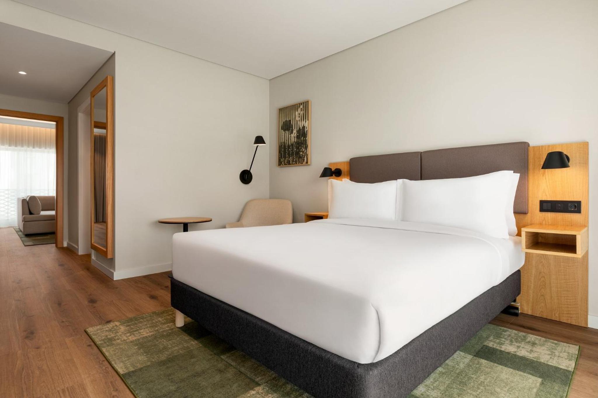 One-Bedroom Suite with Balcony - Photo 1