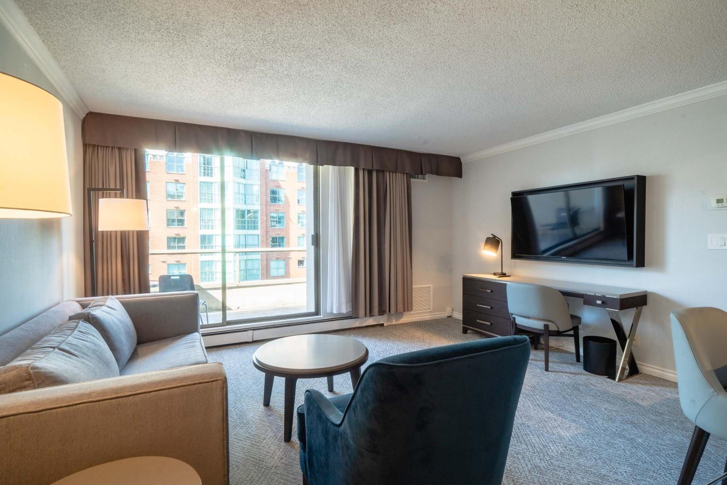 One Bedroom Premium Suite, 1 King Bed, Sofa Bed - Photo 2