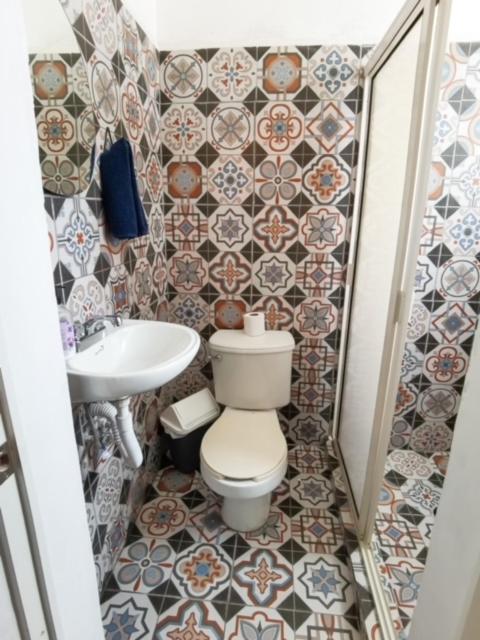 Twin Room - Photo 2