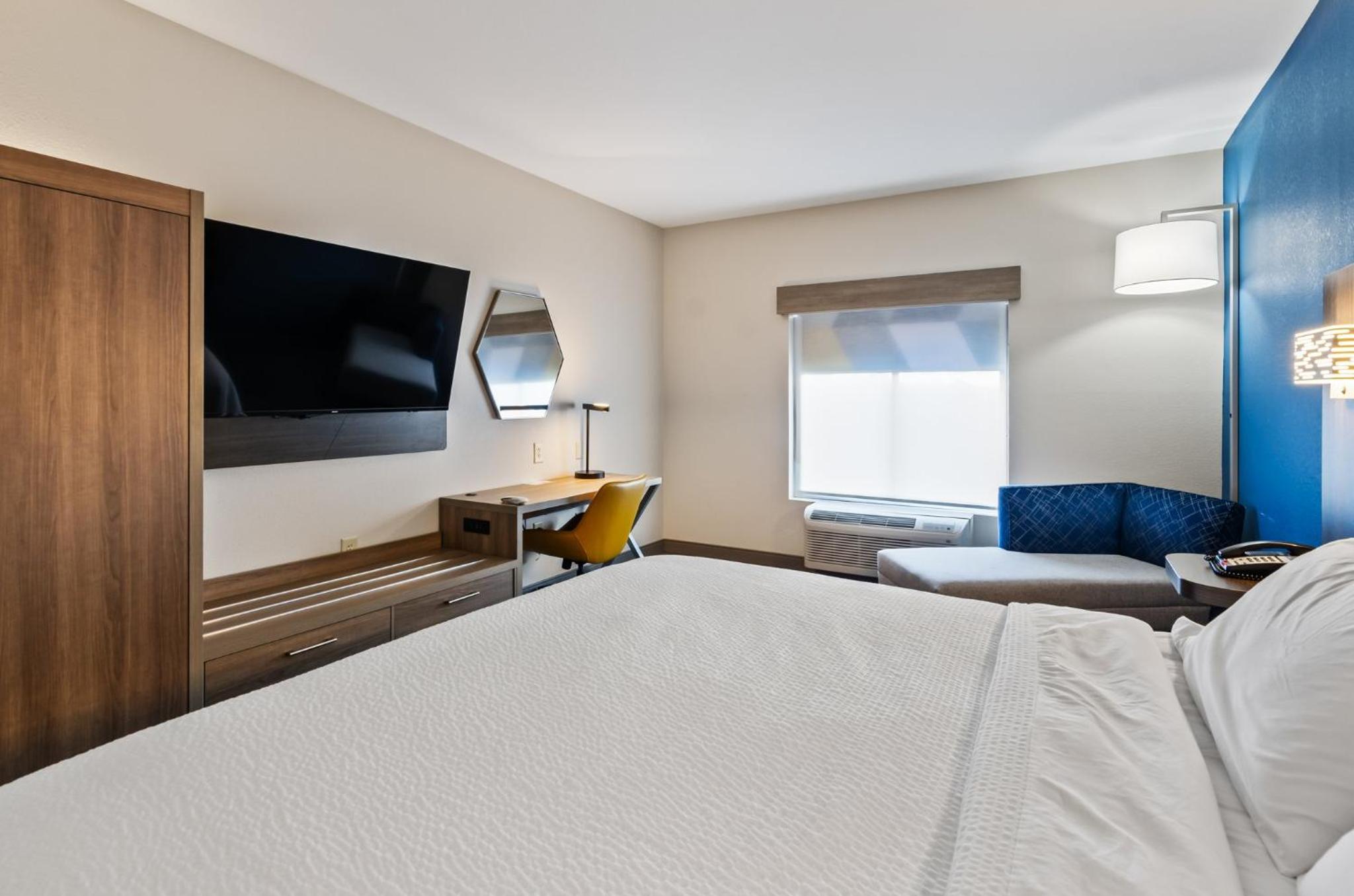 Holiday Inn Express & Suites Wytheville by IHG