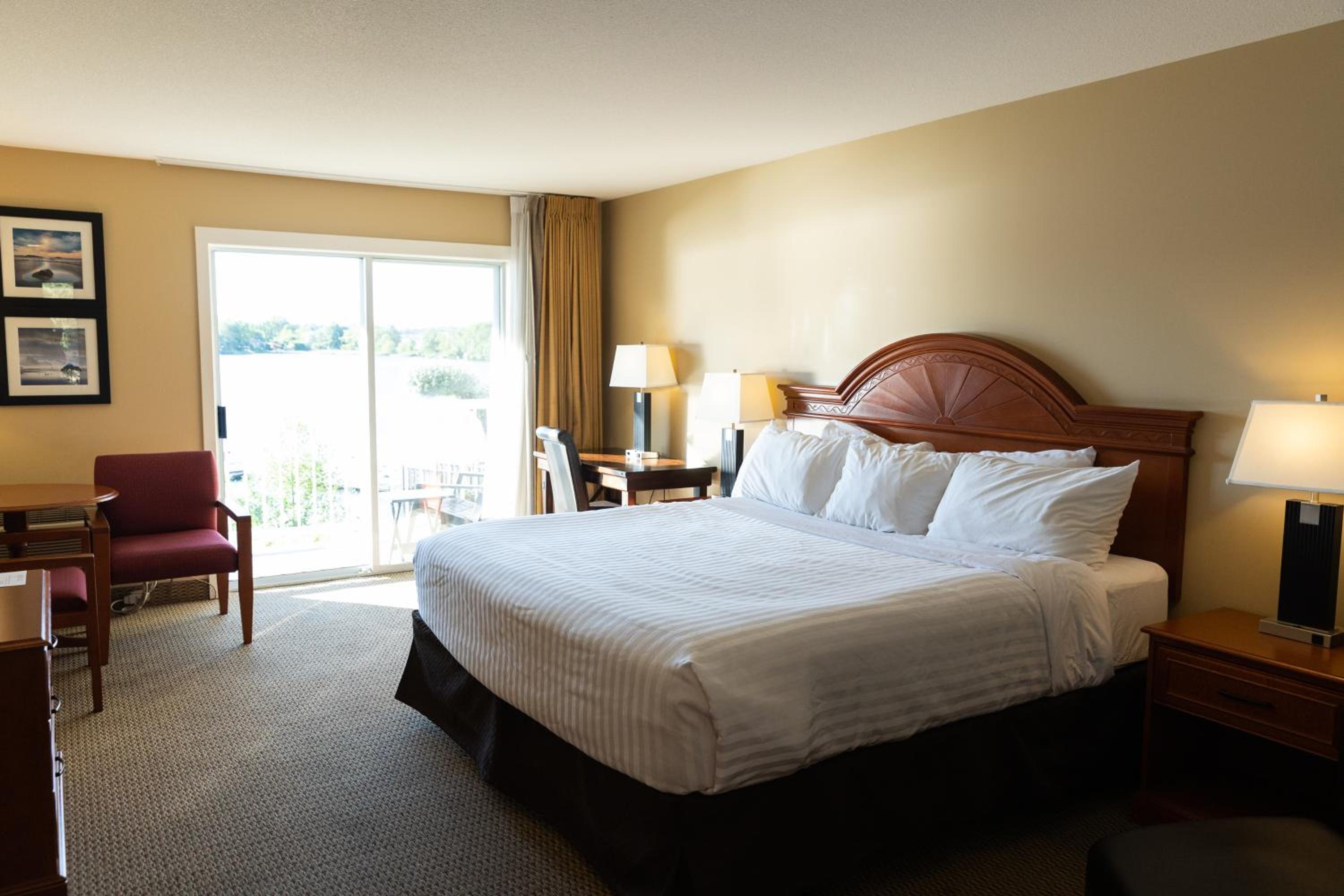 King Room with Lake View - Photo 1