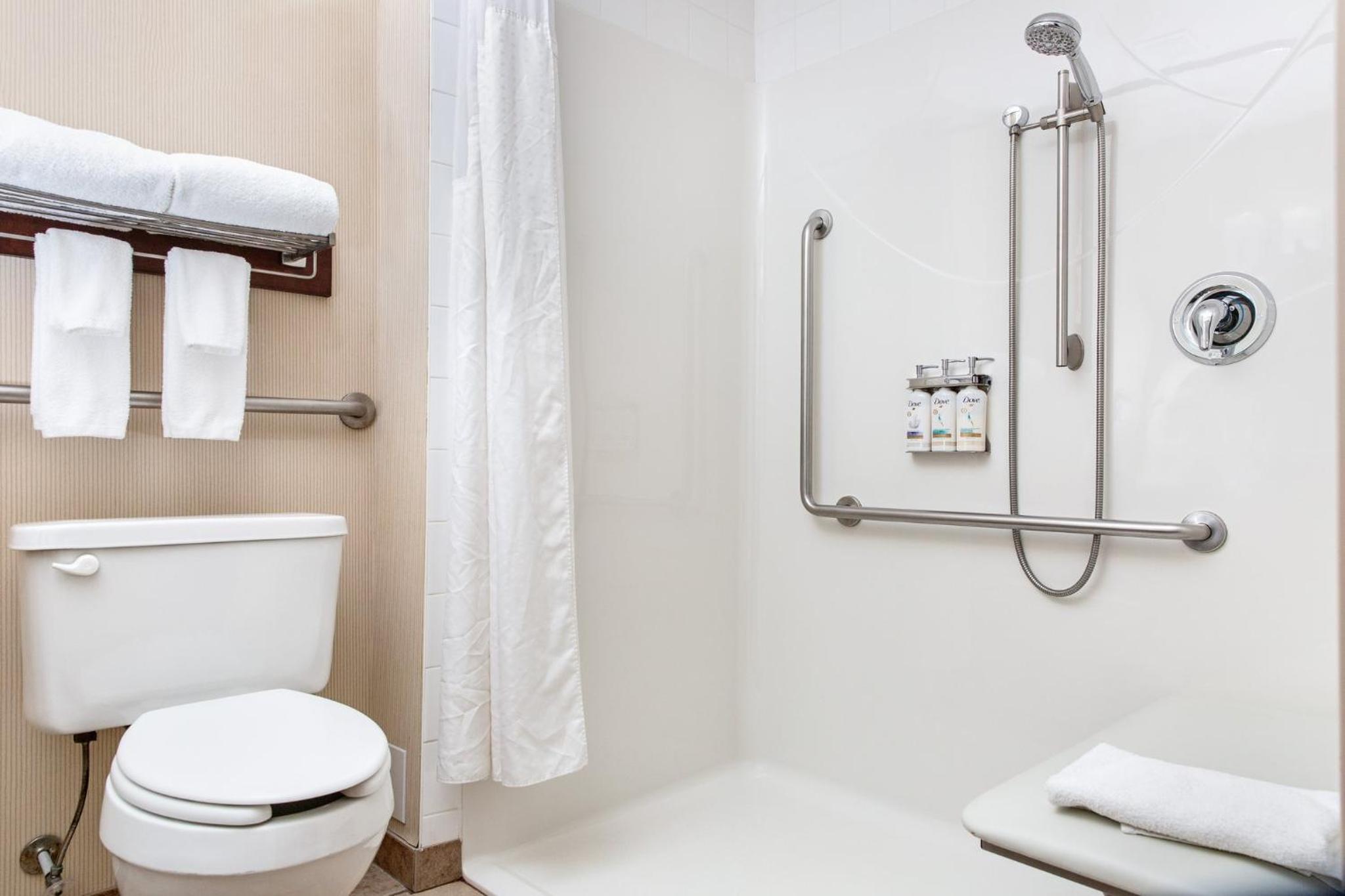 King Room - Mobility Access/Roll in Shower - Non-Smoking - Photo 3