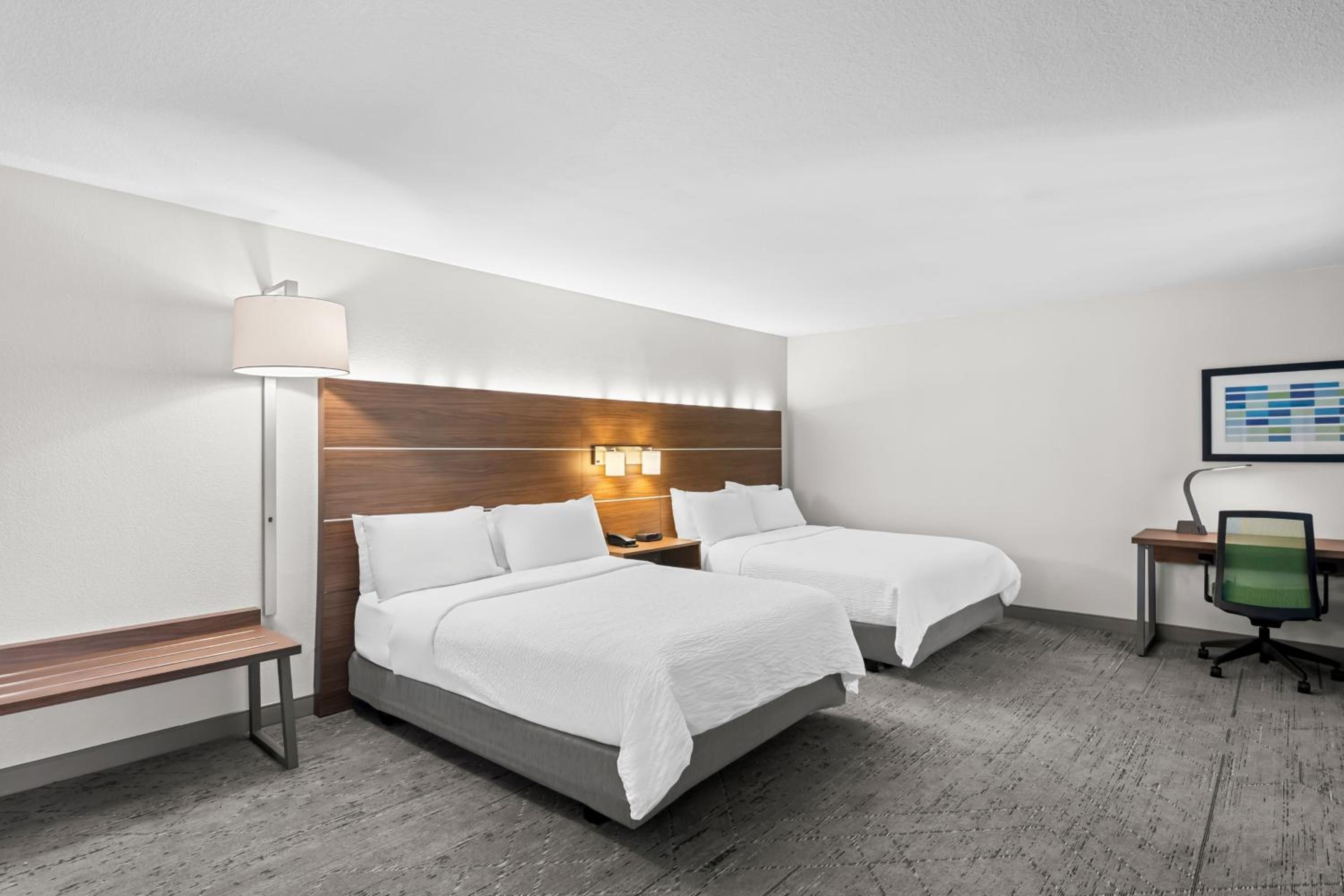 Queen Suite - Disability Access - Photo 2