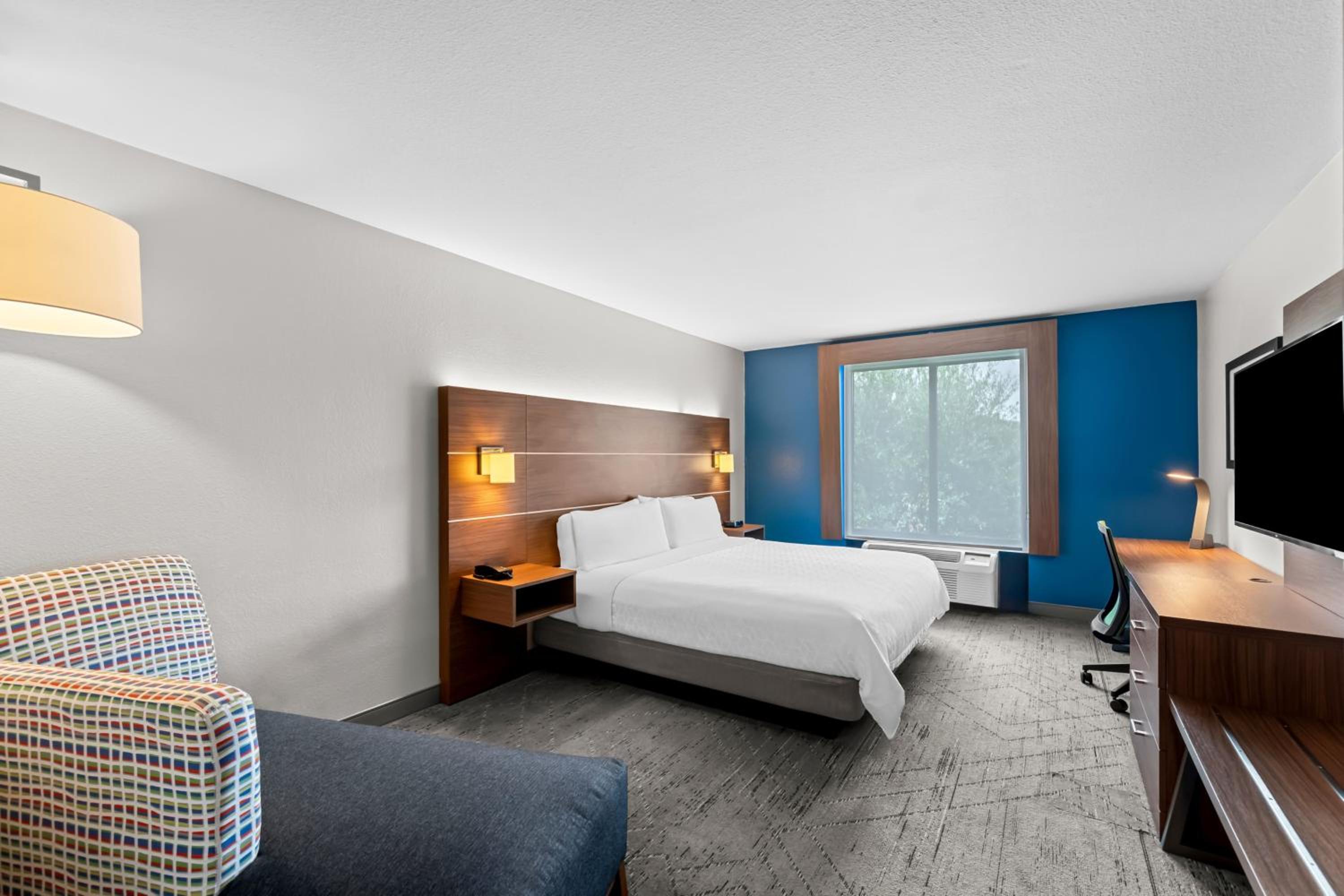 Standard King Room - Photo 4