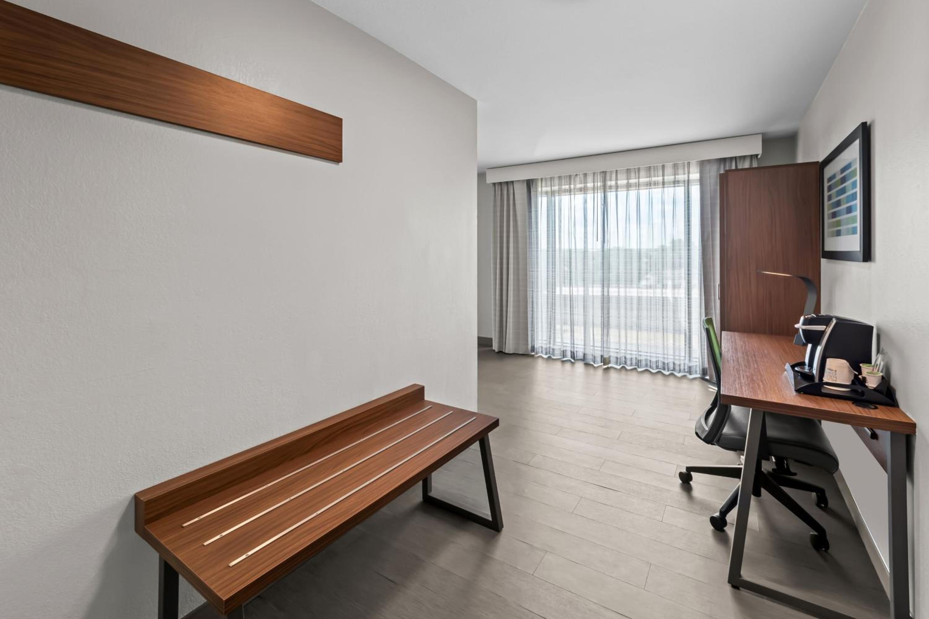 King Suite with Sofa Bed - Photo 4