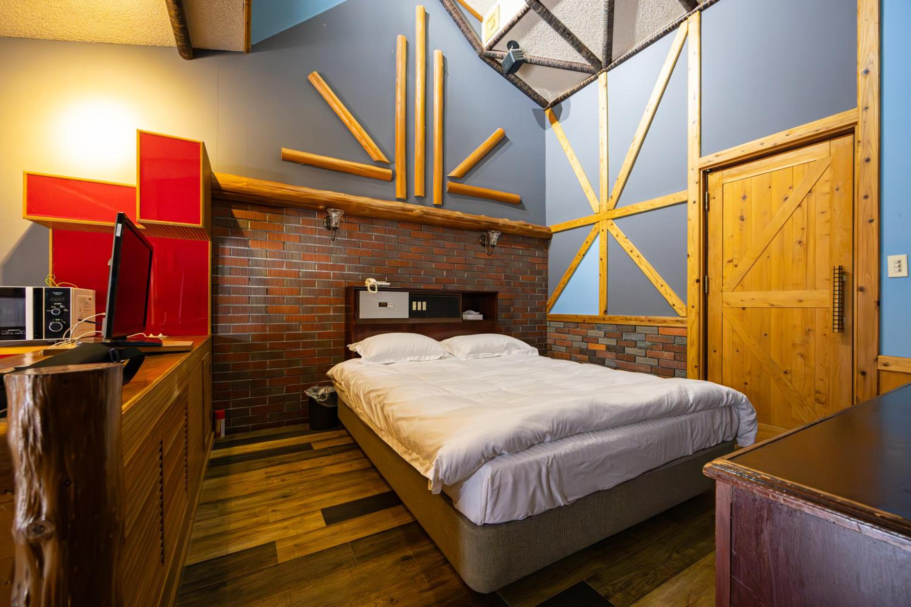 Double Room - Photo 14