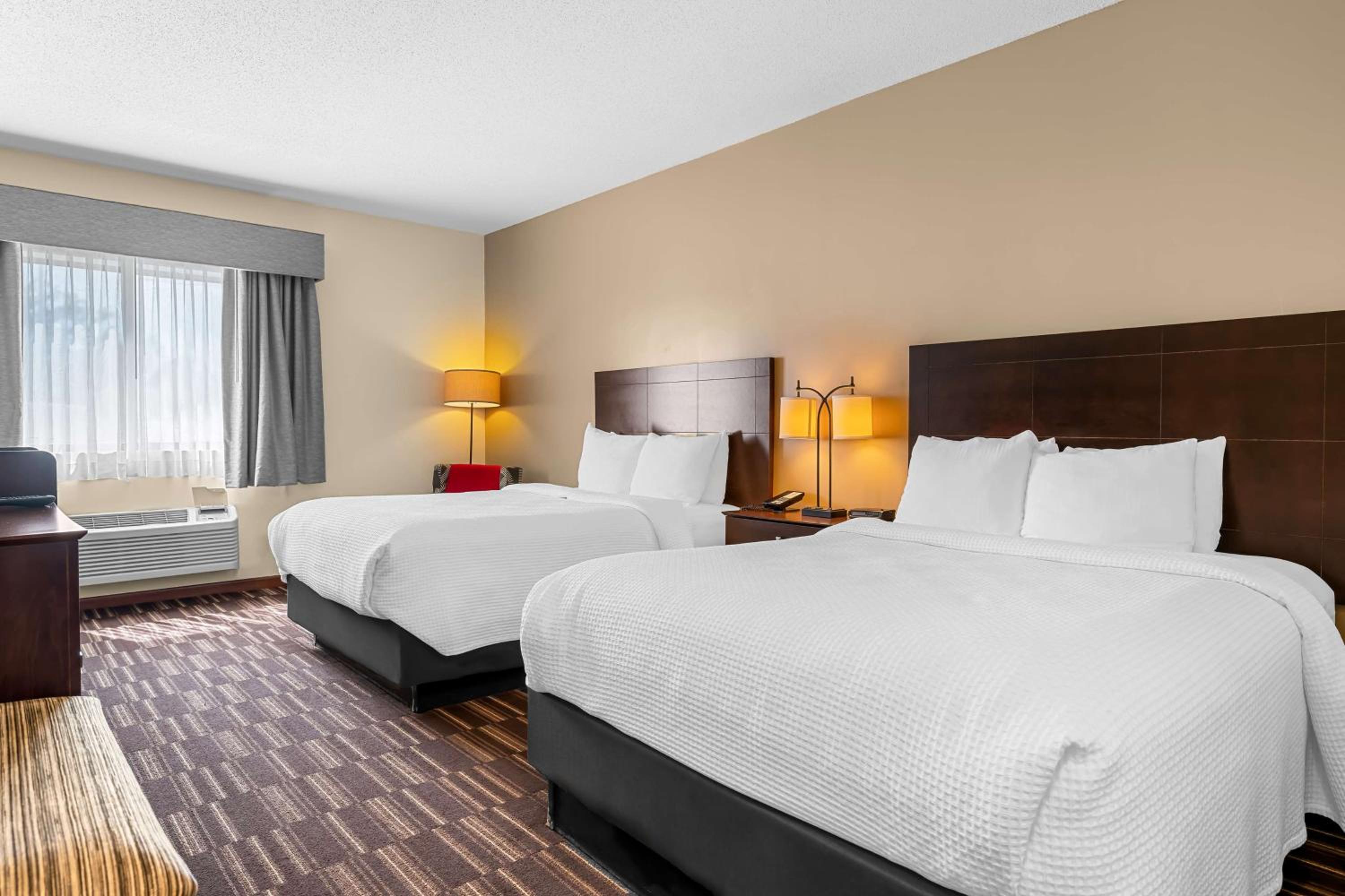 Queen Room with Two Queen Beds - Photo 1