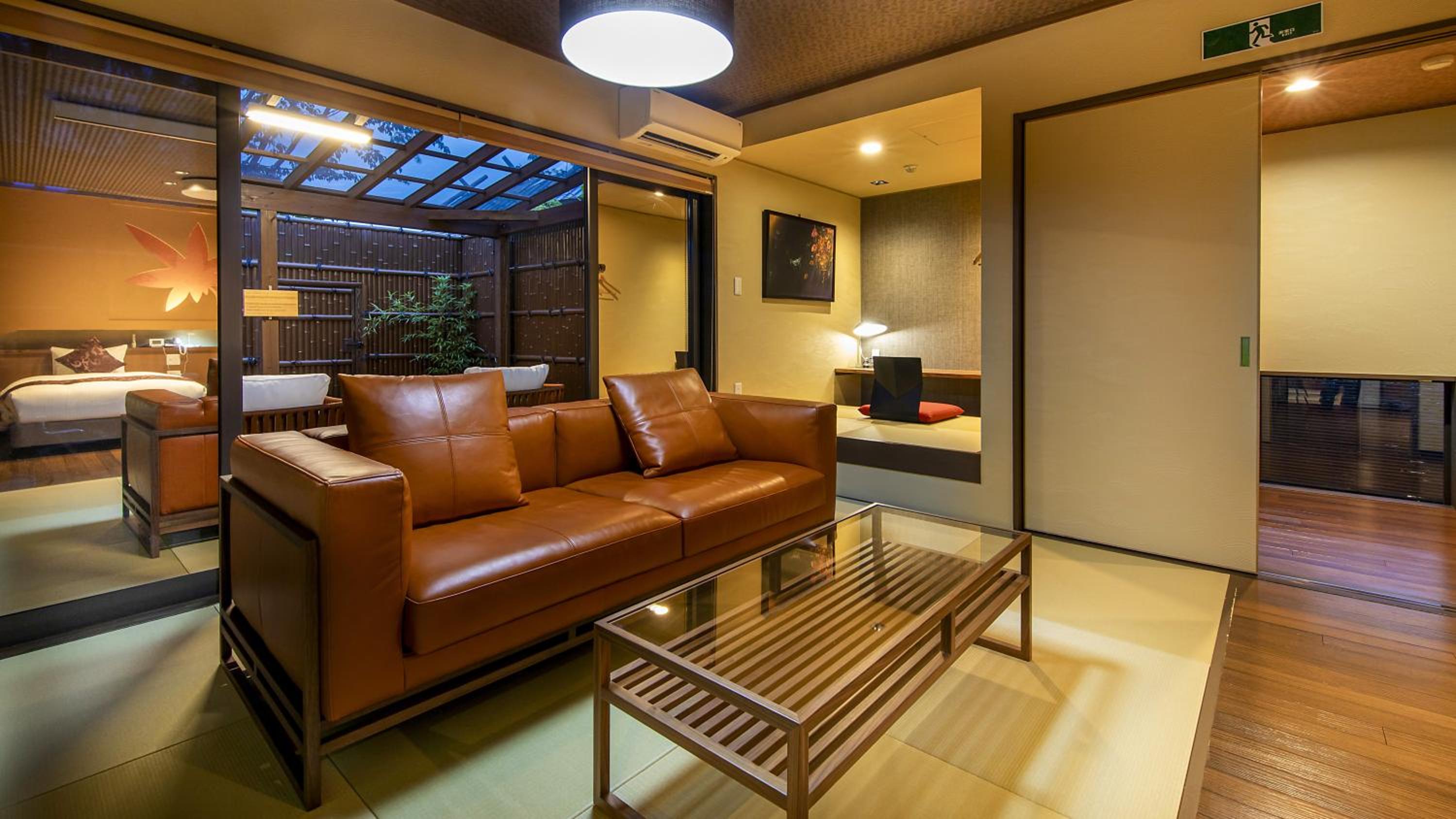 Twin Room with Private External Bathroom photo 2