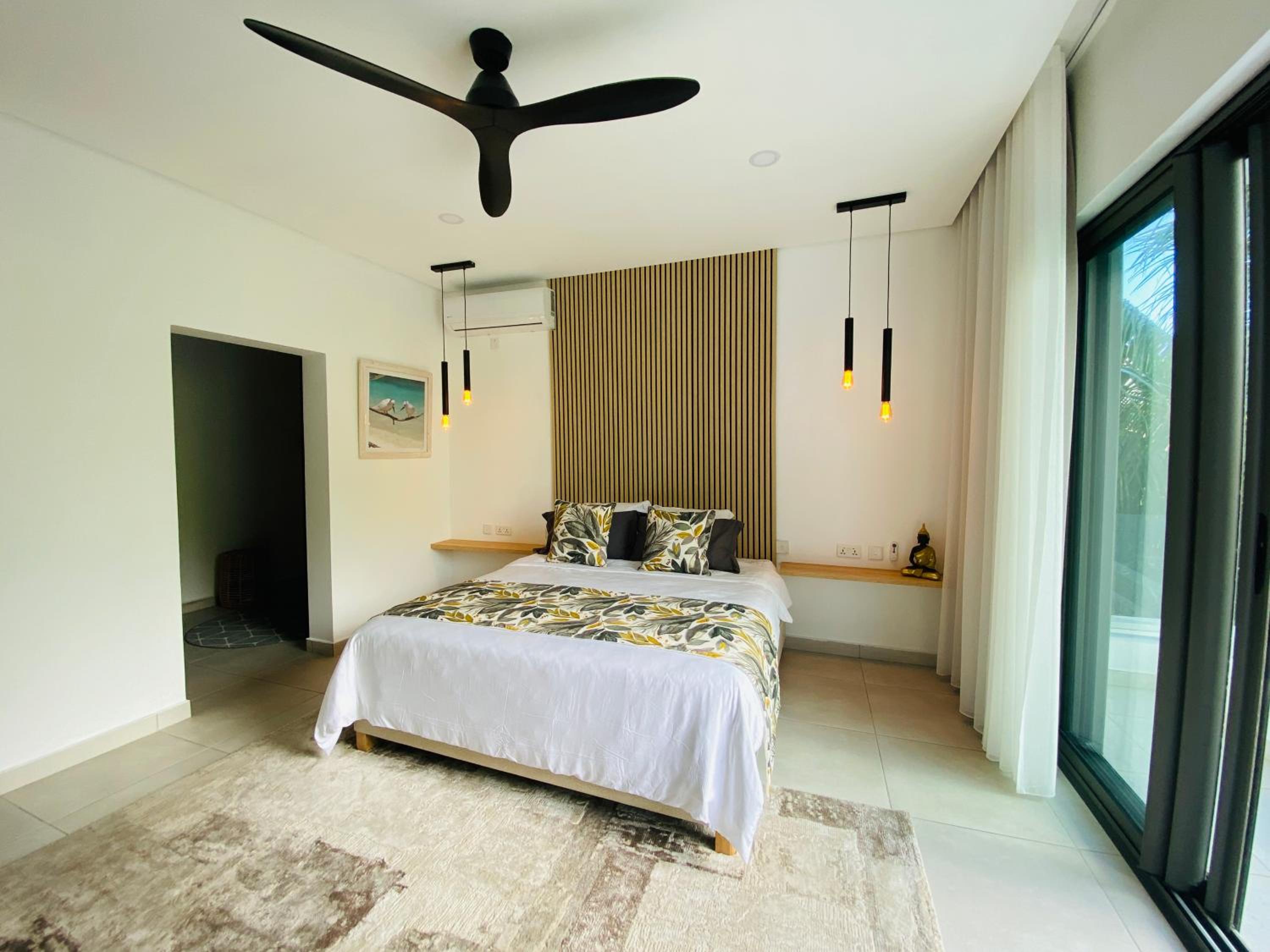 Three-Bedroom Deluxe Apartment