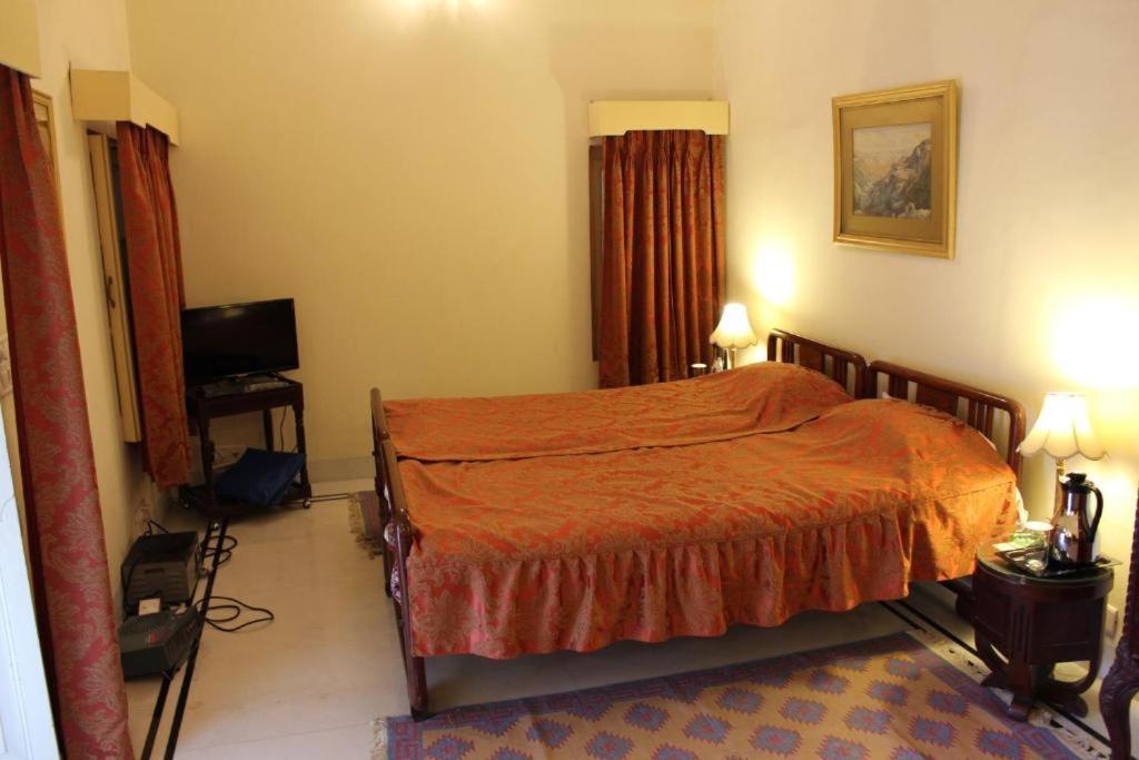 Deluxe Double or Twin Room