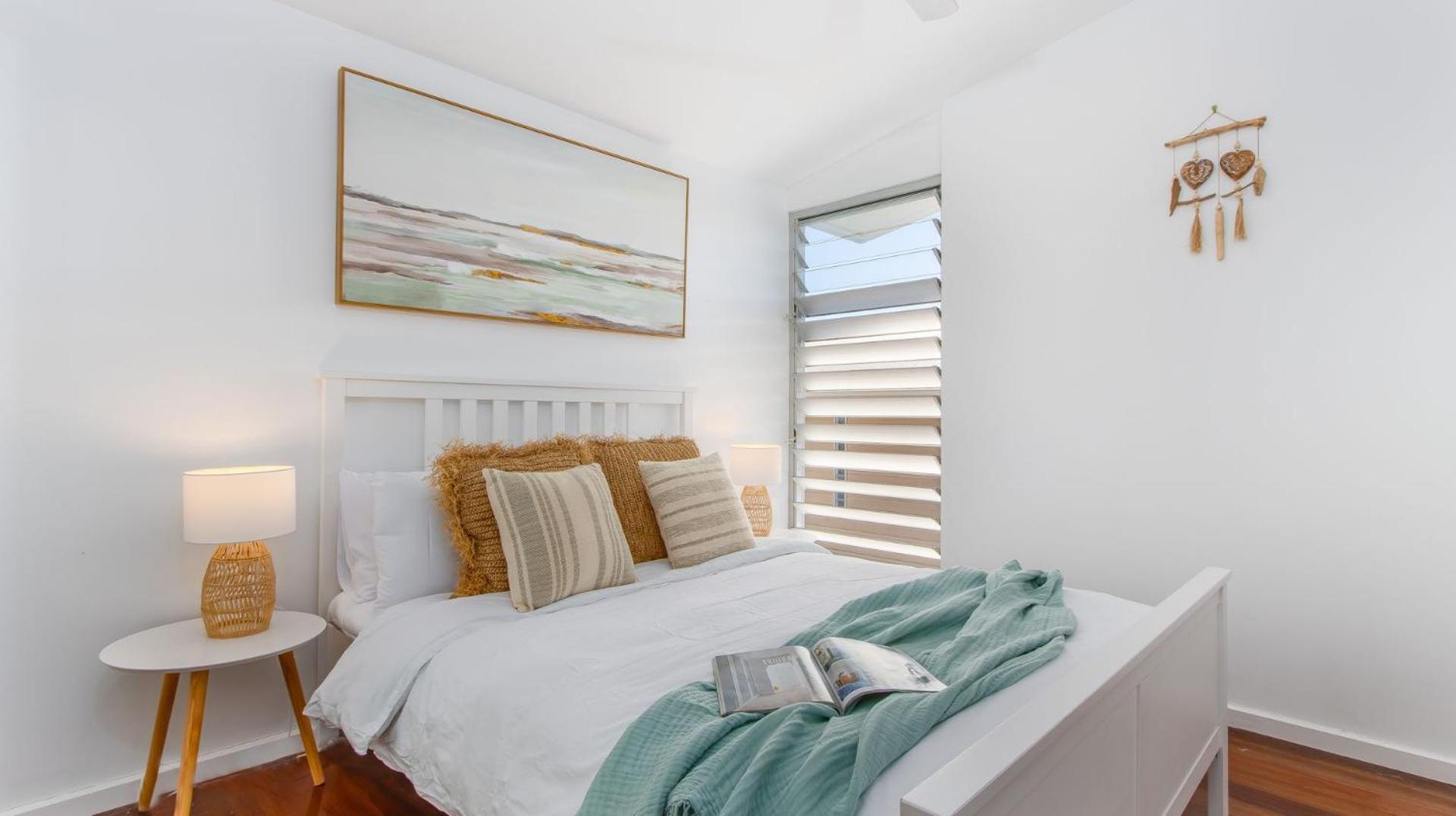 Five-Bedroom House photo 1