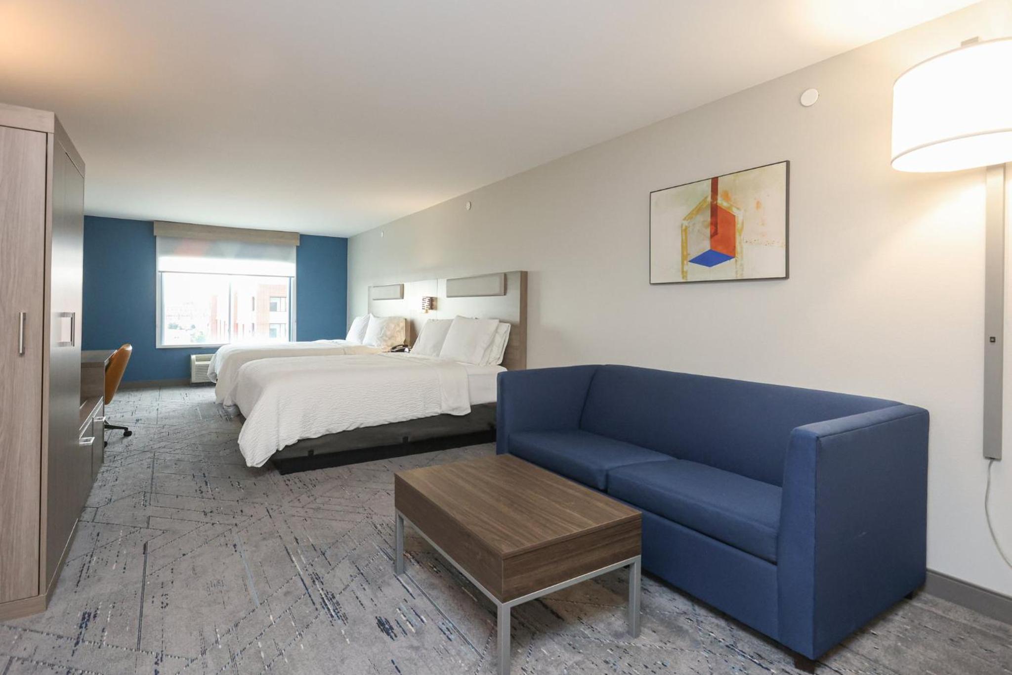 Queen Suite with Two Queen Beds - Photo 1