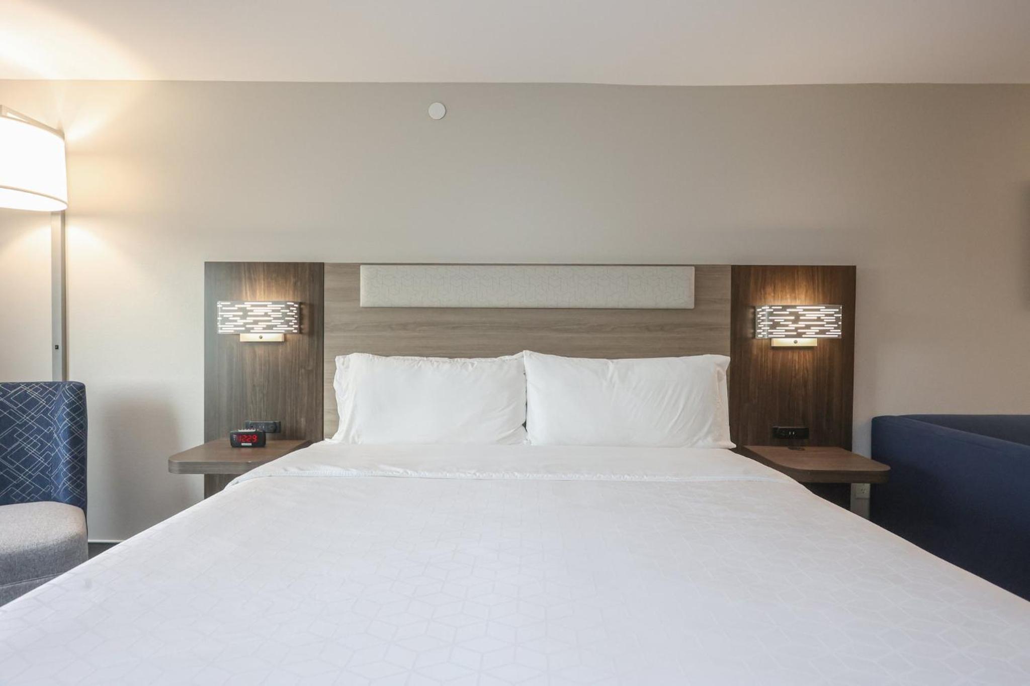 King Suite - Photo 3
