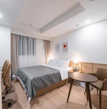 Deluxe Double Room - Photo 16
