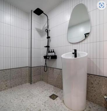 Deluxe Double Room - Photo 7
