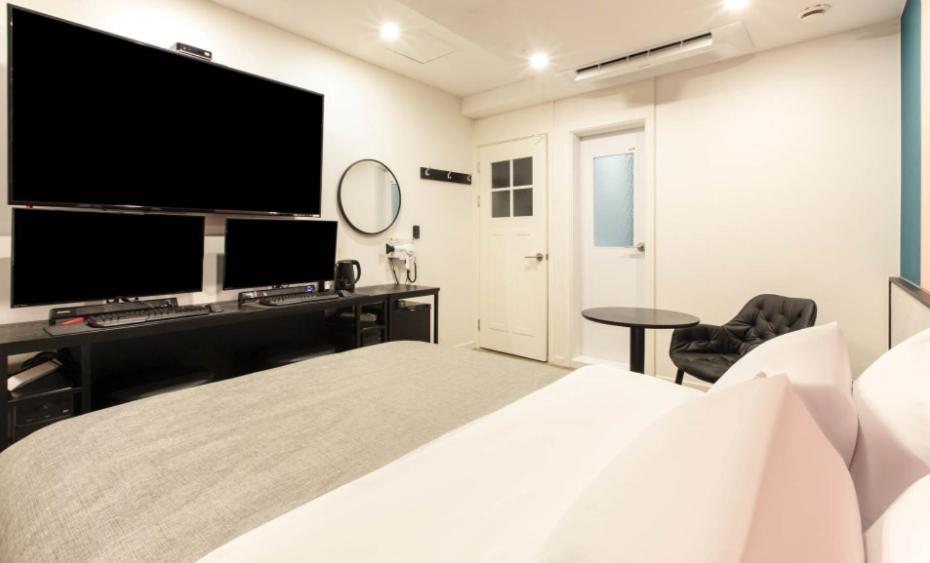 Deluxe Double Room - Photo 15