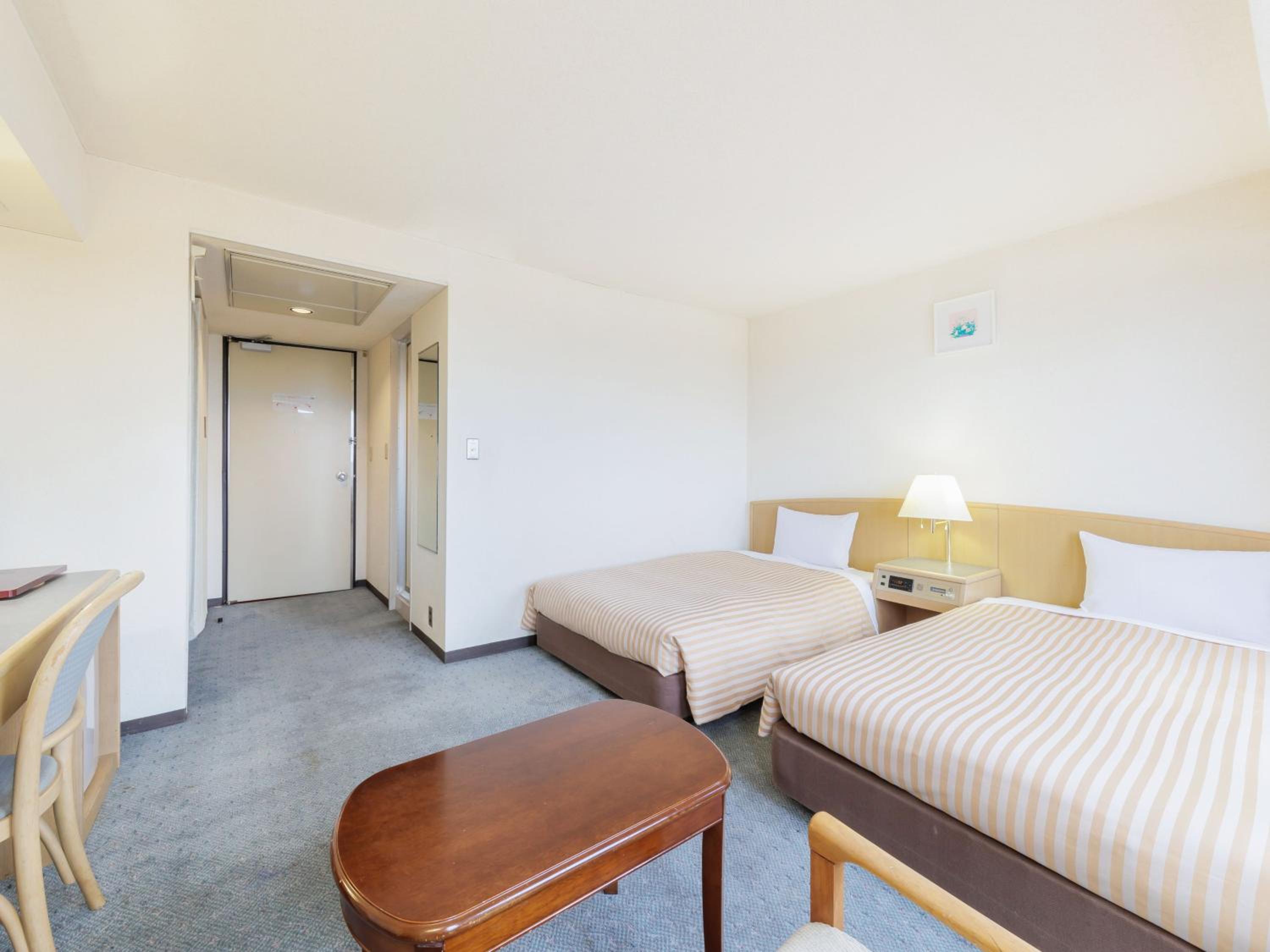 Superior Twin Room - Smoking photo 2