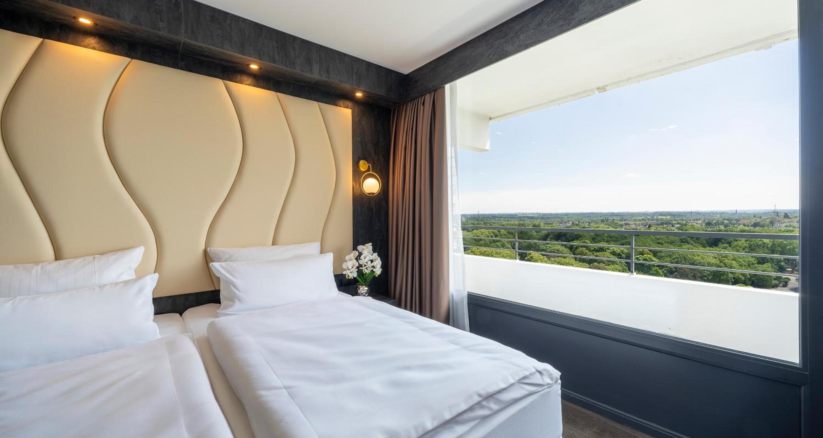 Junior Suite with Garden View - Photo 13