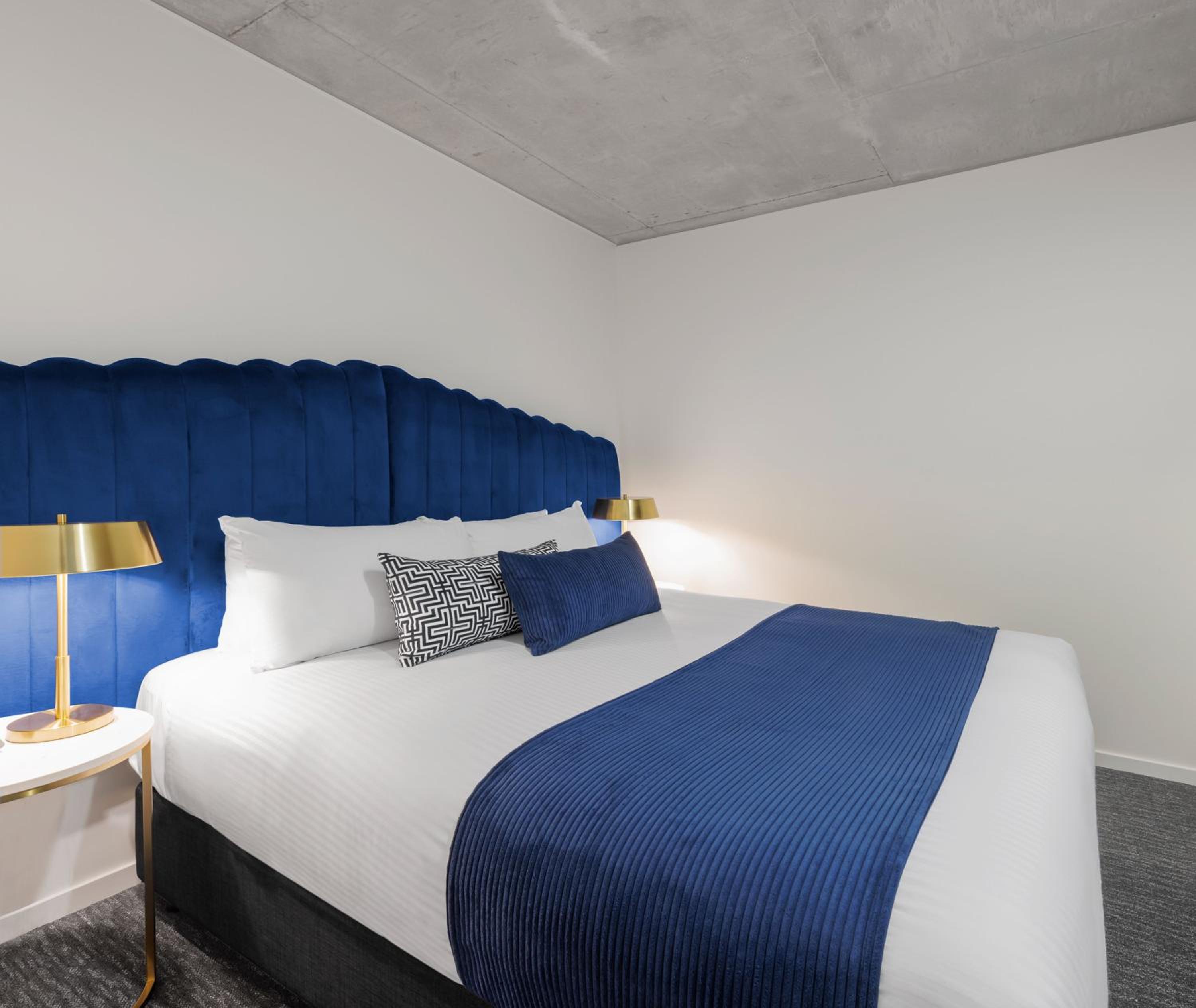 One Bedroom - Photo 6