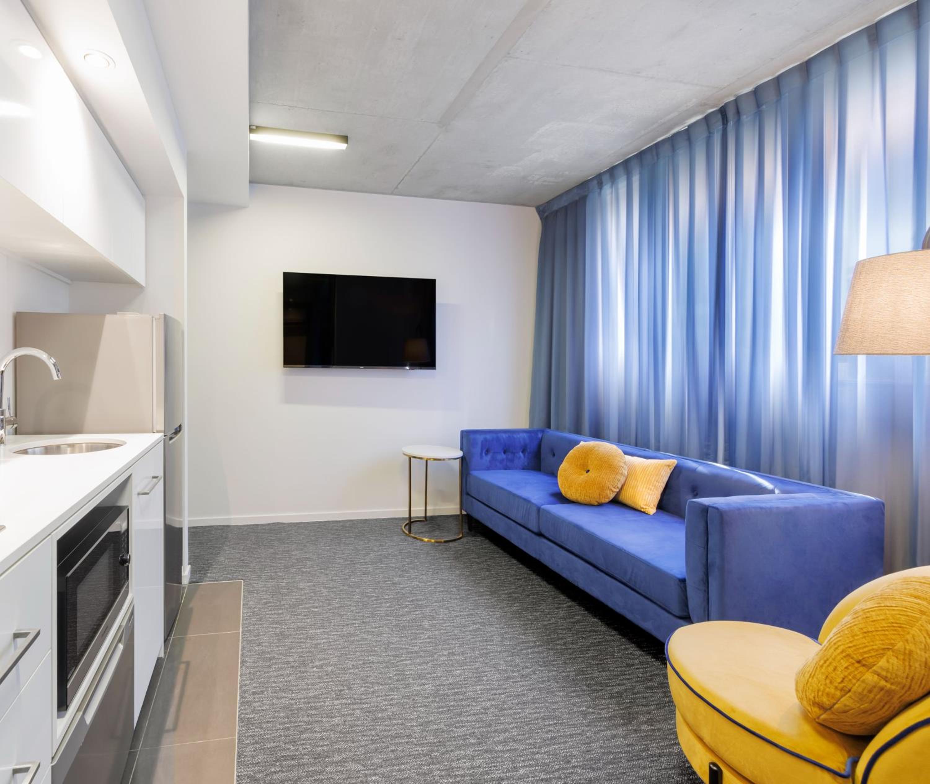 One Bedroom - Photo 7