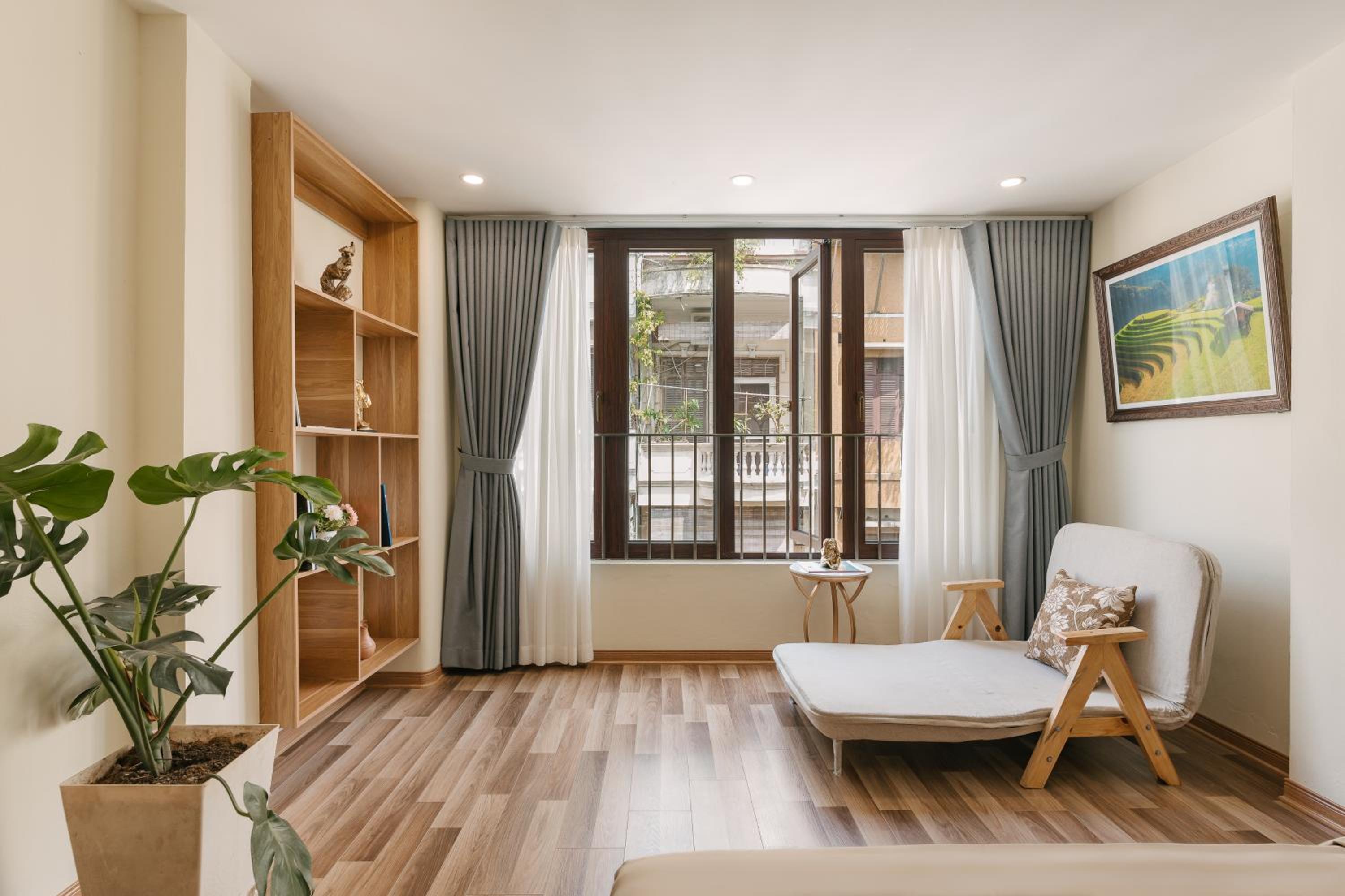 King Studio with Sofa Bed