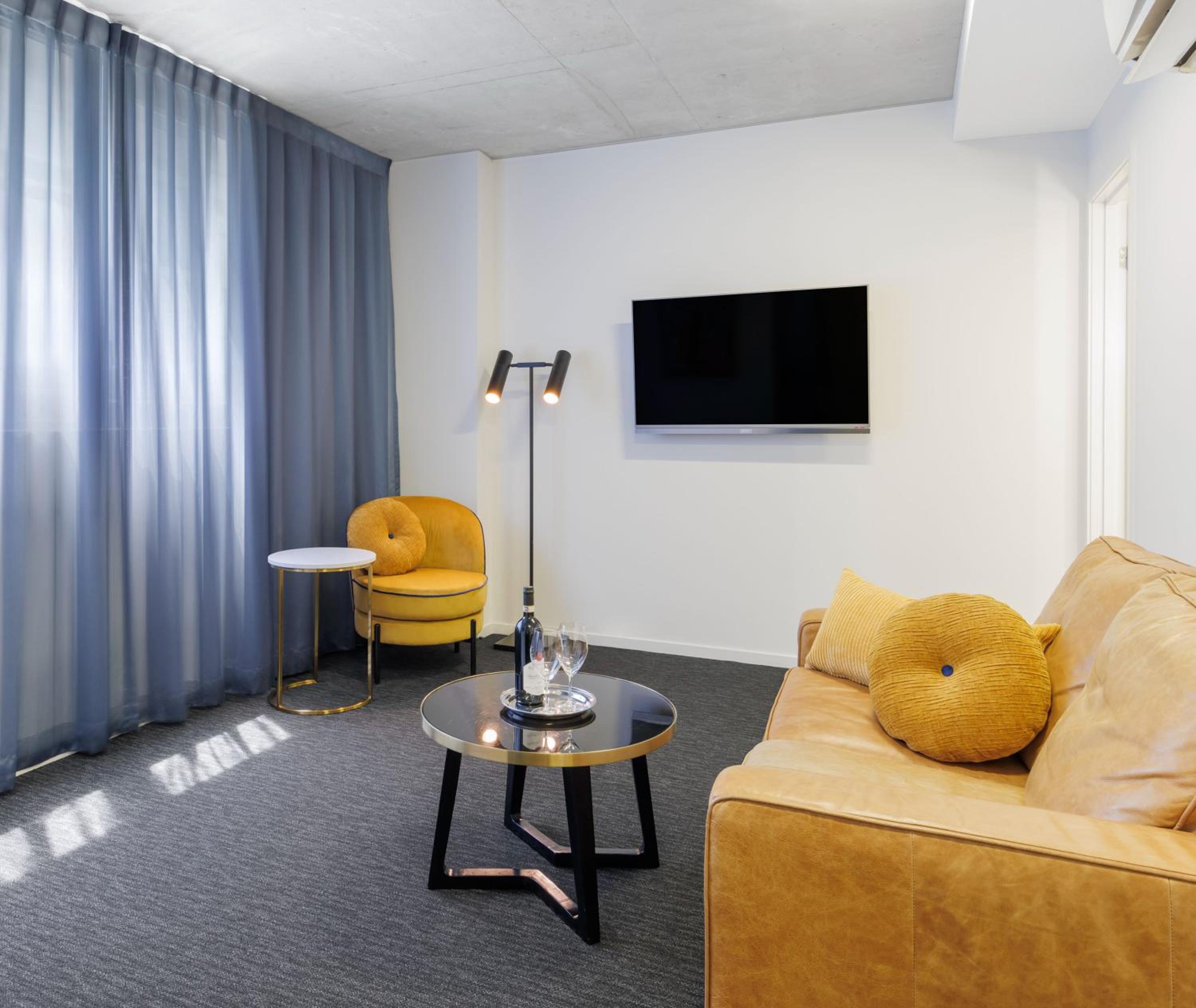 One Bedroom - Photo 9