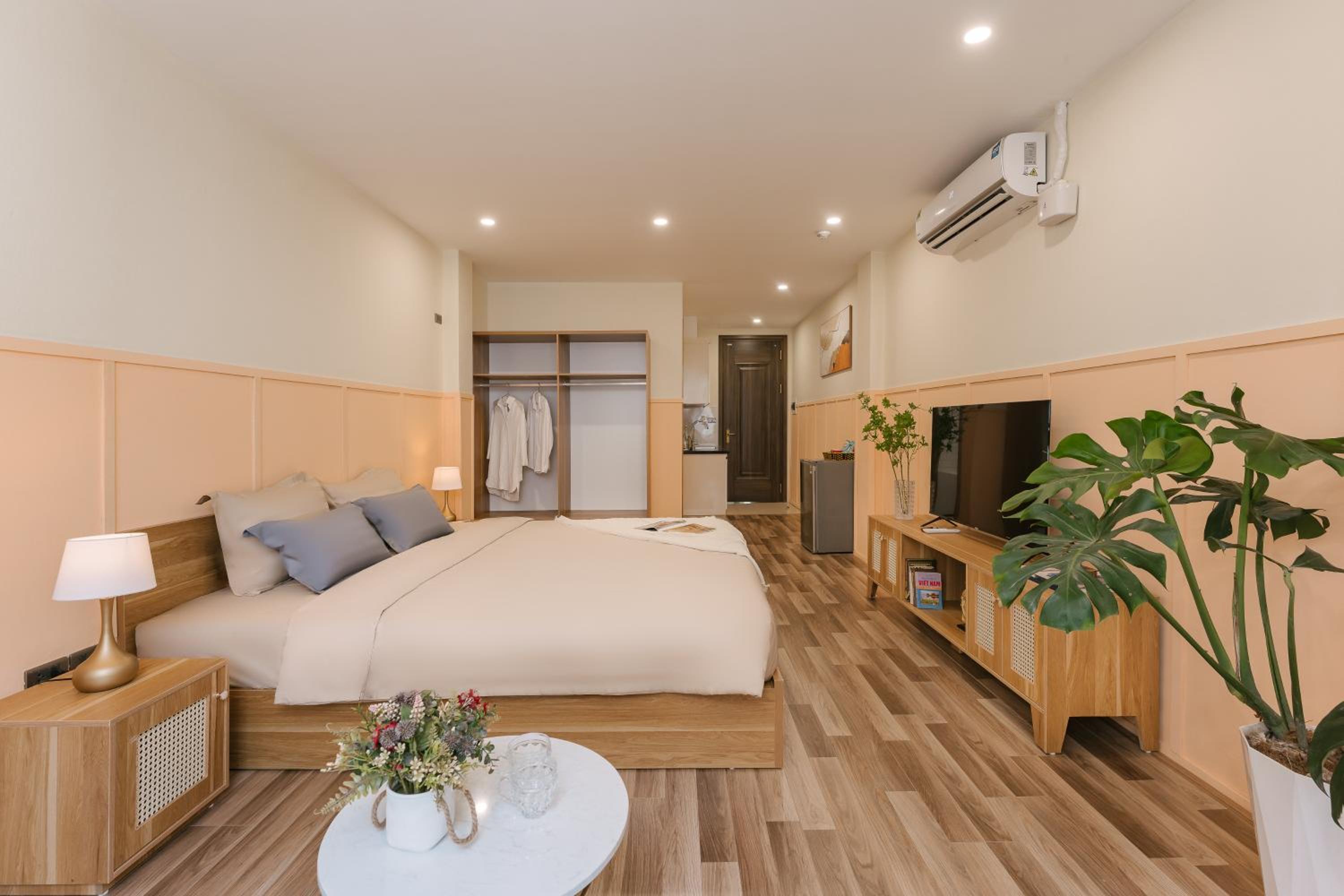 Studio with Spa Bath
