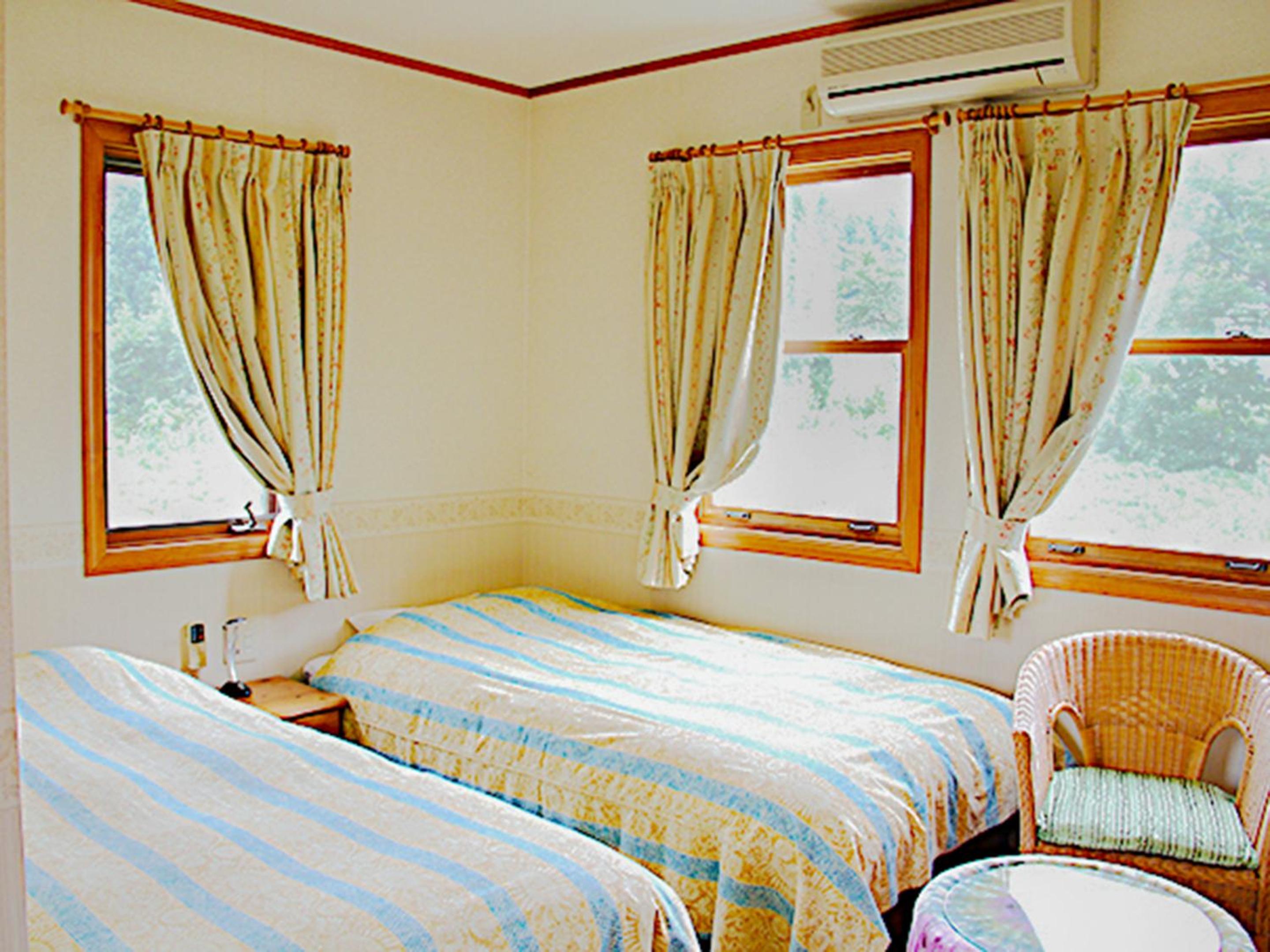 Standard Twin Room with Bathroom photo 1