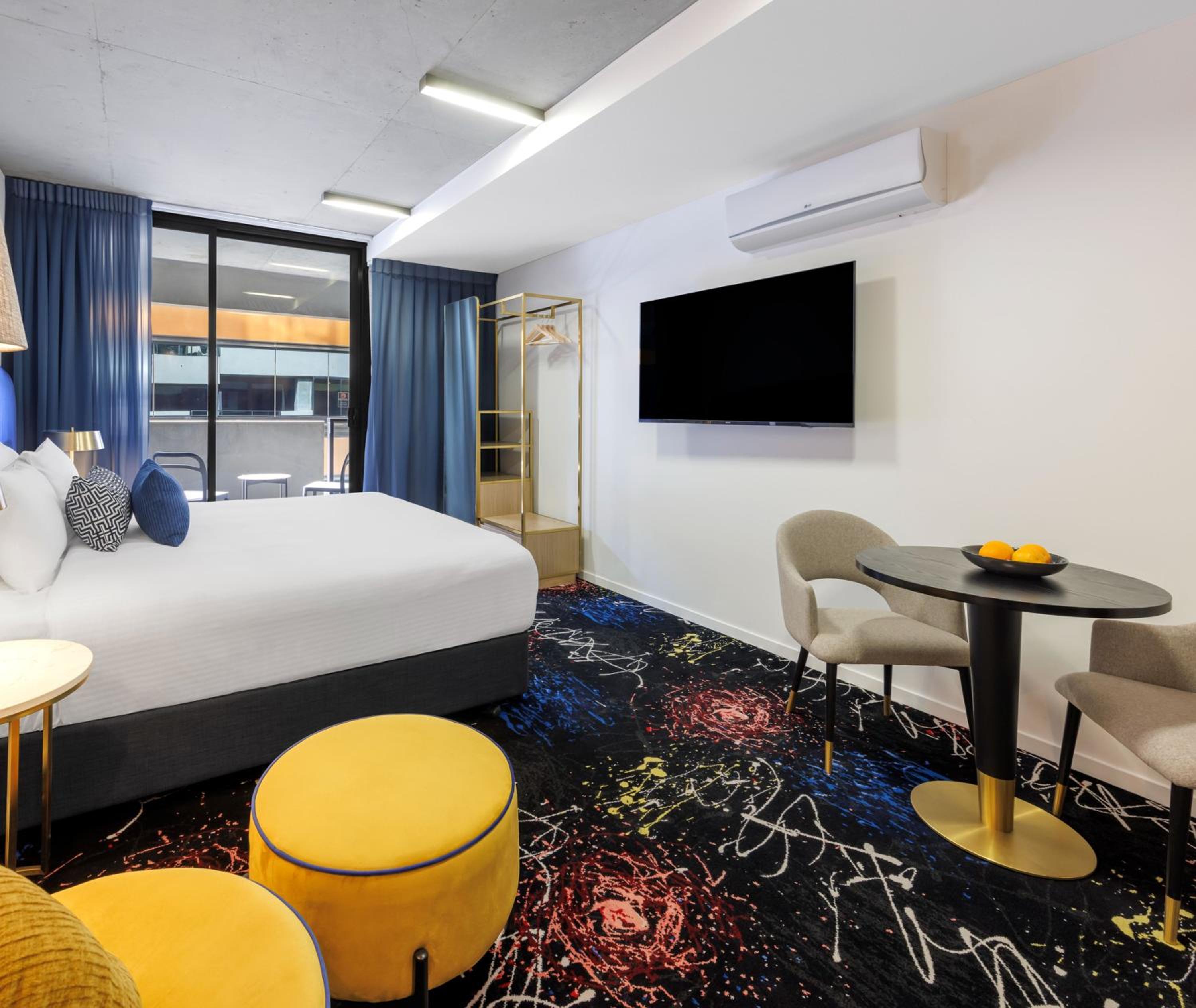 One Bedroom Executive - Photo 2